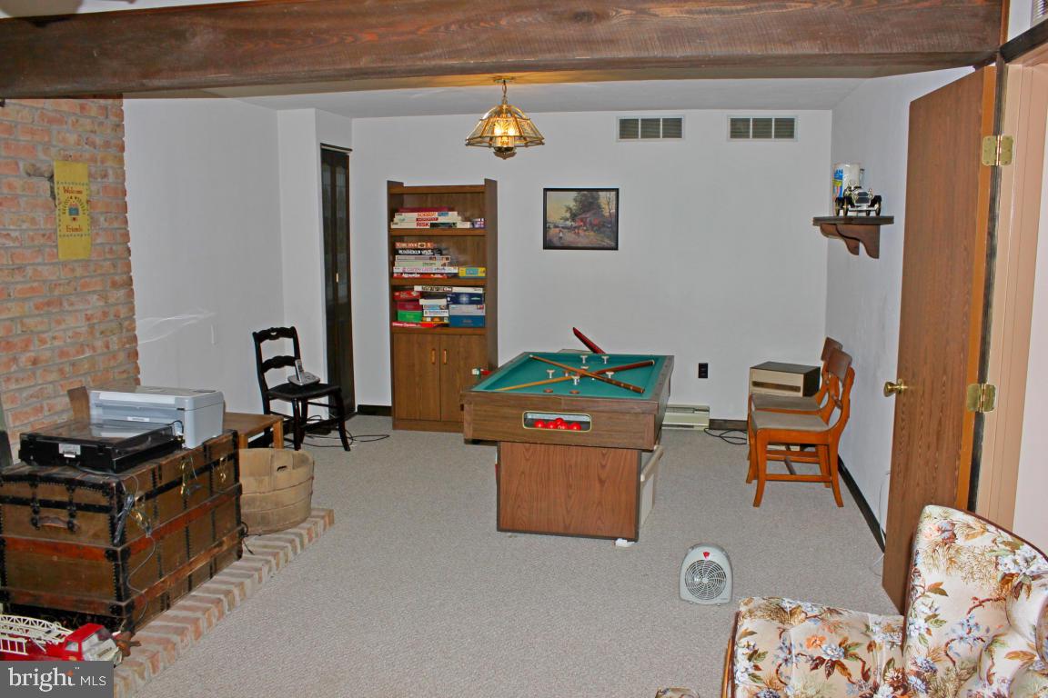 PINEWOOD ESTATES - Residential