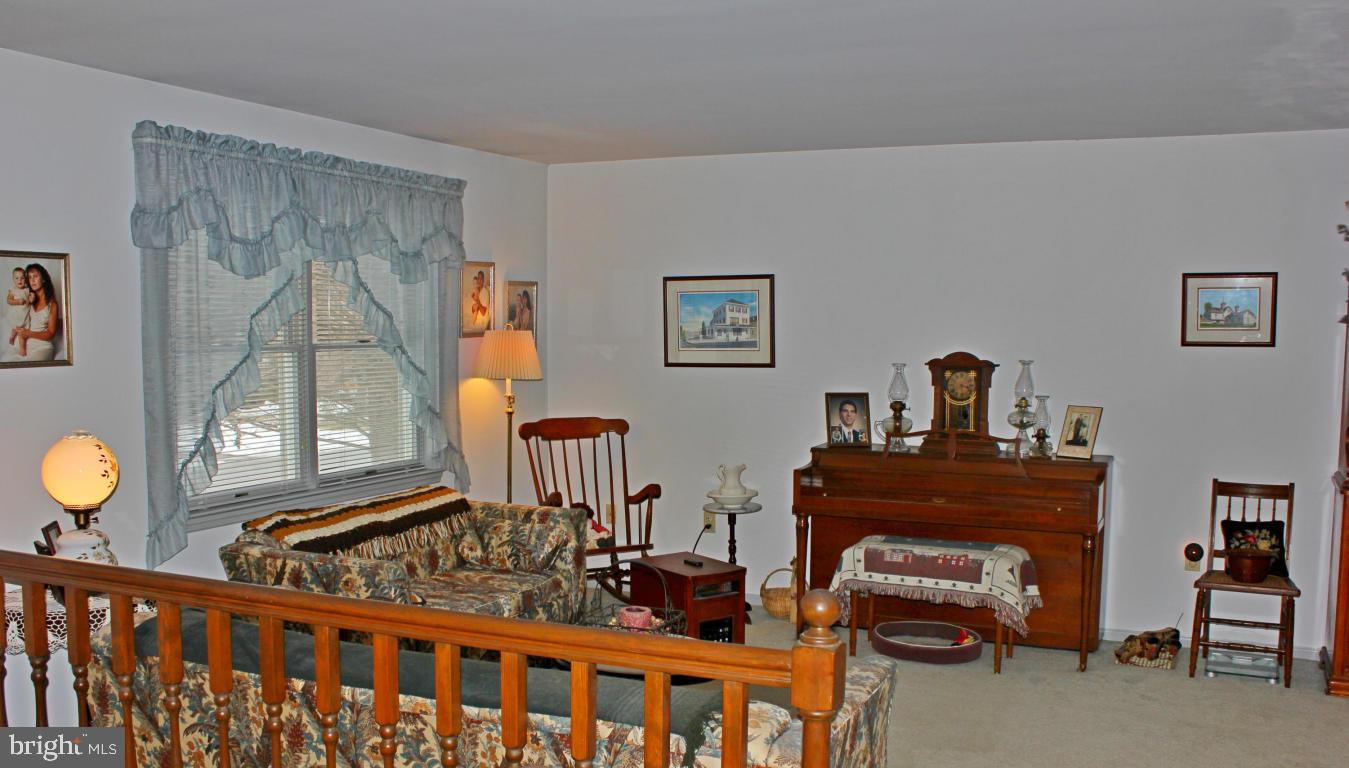 PINEWOOD ESTATES - Residential