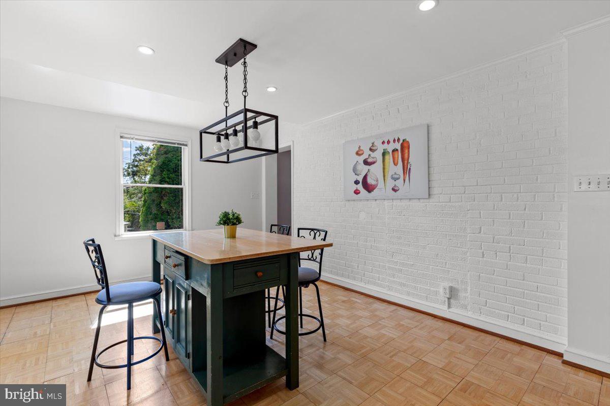 GLEN ECHO HEIGHTS - Residential Lease