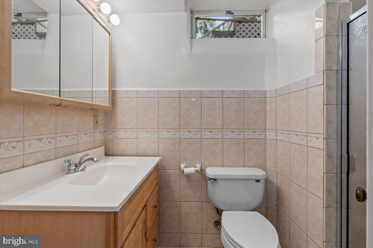 GLEN ECHO HEIGHTS - Residential Lease