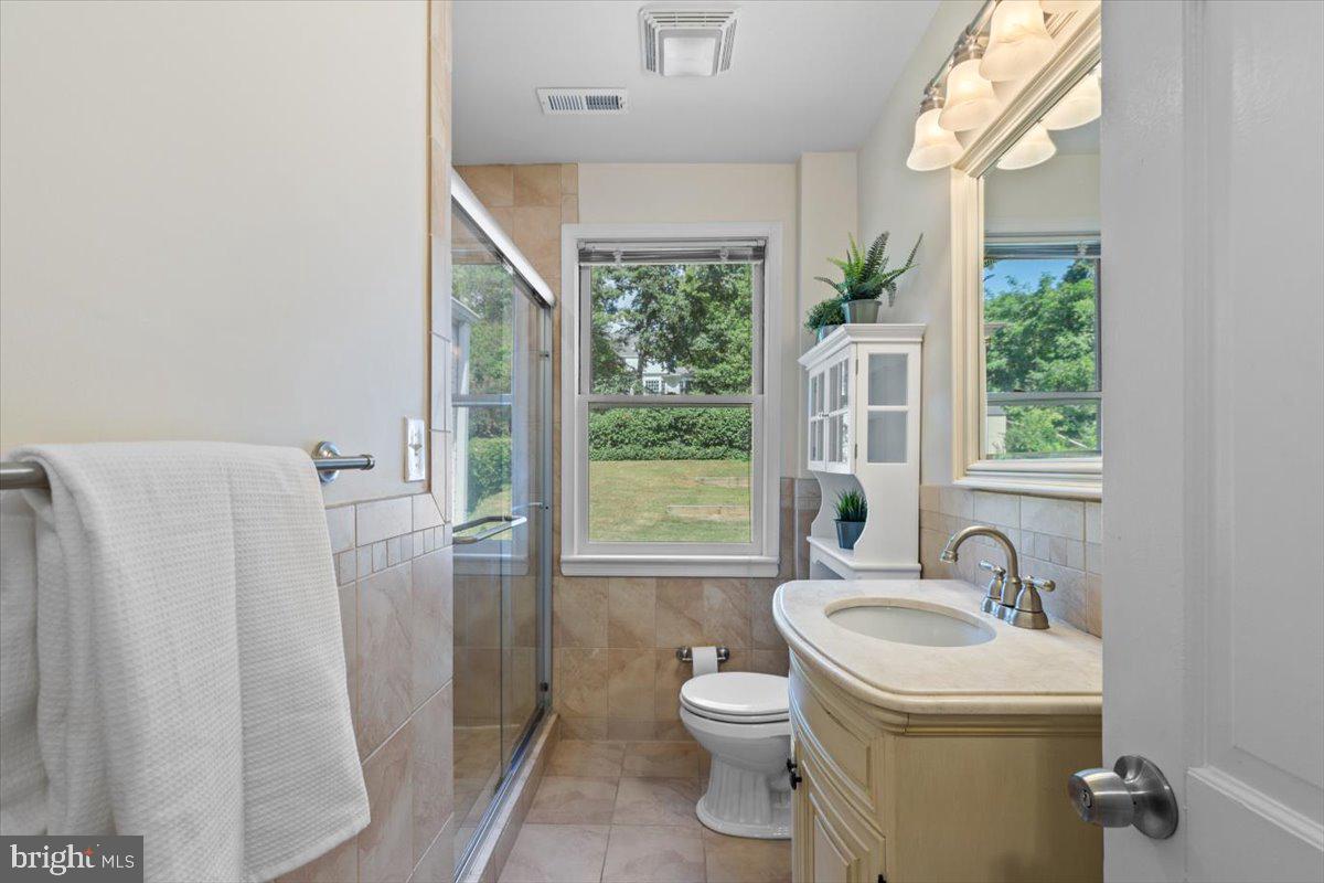 GLEN ECHO HEIGHTS - Residential Lease