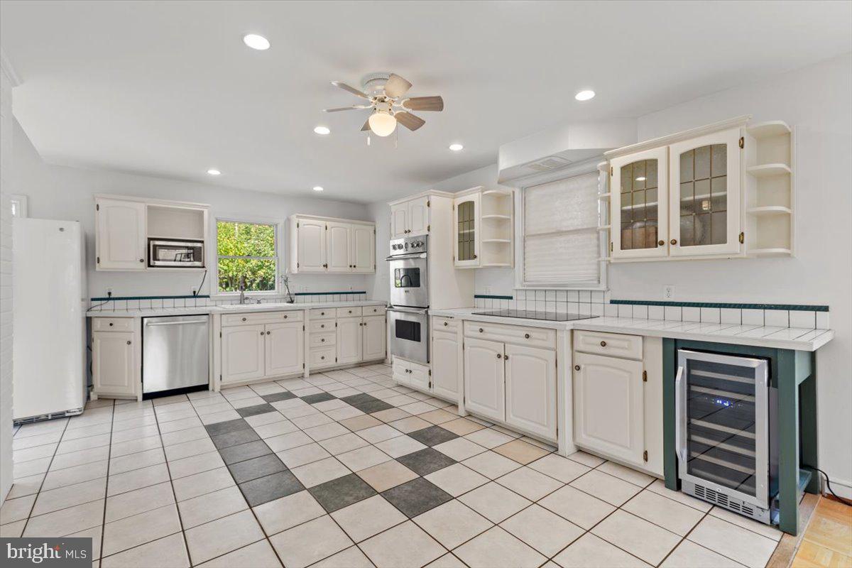 GLEN ECHO HEIGHTS - Residential Lease