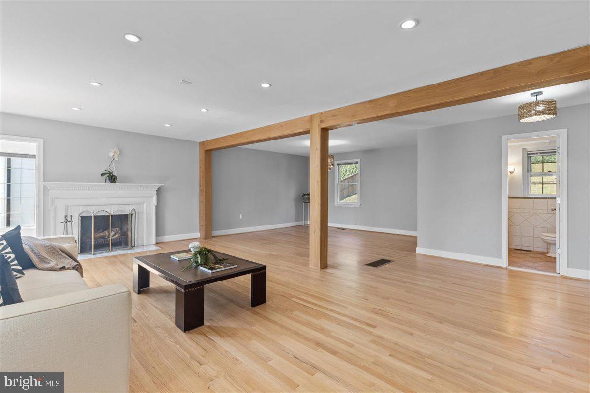 GLEN ECHO HEIGHTS - Residential Lease