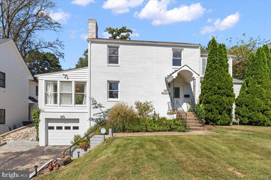 Welcome to 6023 Walhonding Rd. located in one of the best School Districts in the country: Wood Acres ES.,  Thomas Pyle MS and Walt Whitman HS. This property features 5 bedrooms and 3.5 Bathrooms with