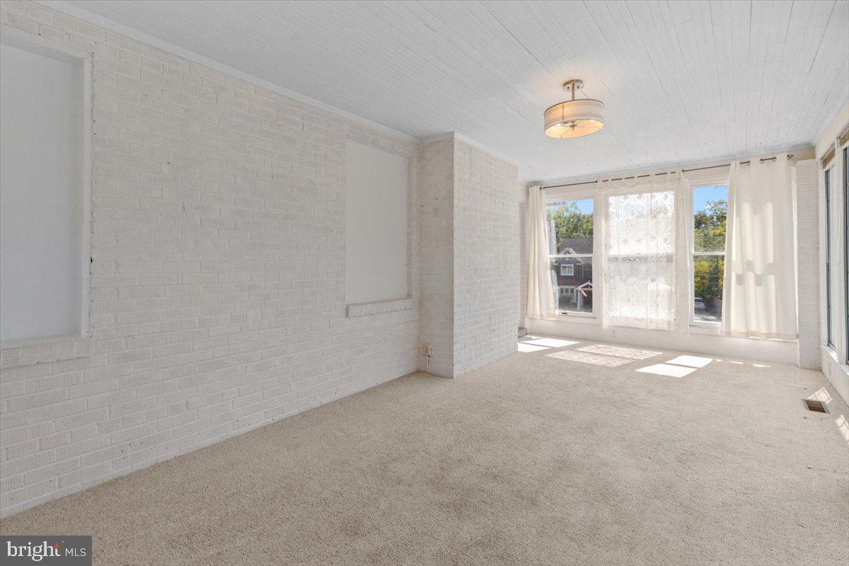 GLEN ECHO HEIGHTS - Residential Lease