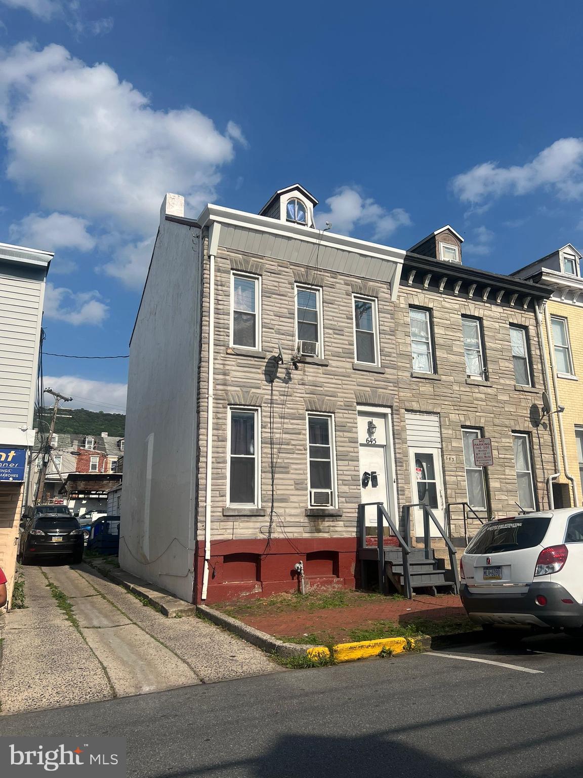 645 N 10TH