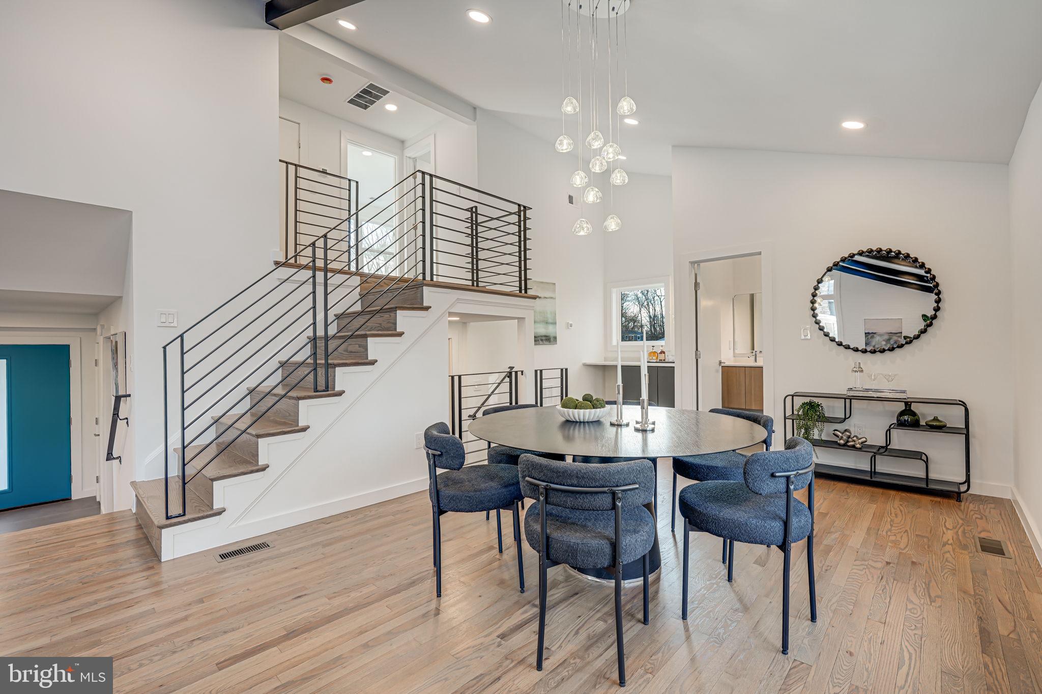 LAKE BARCROFT - Residential