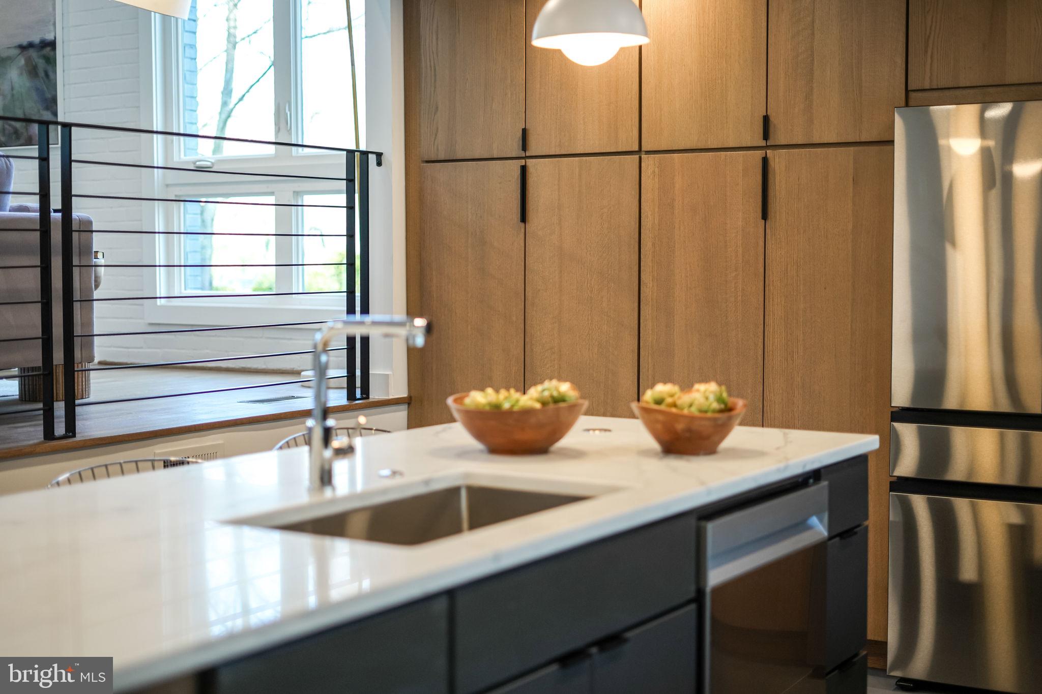 LAKE BARCROFT - Residential