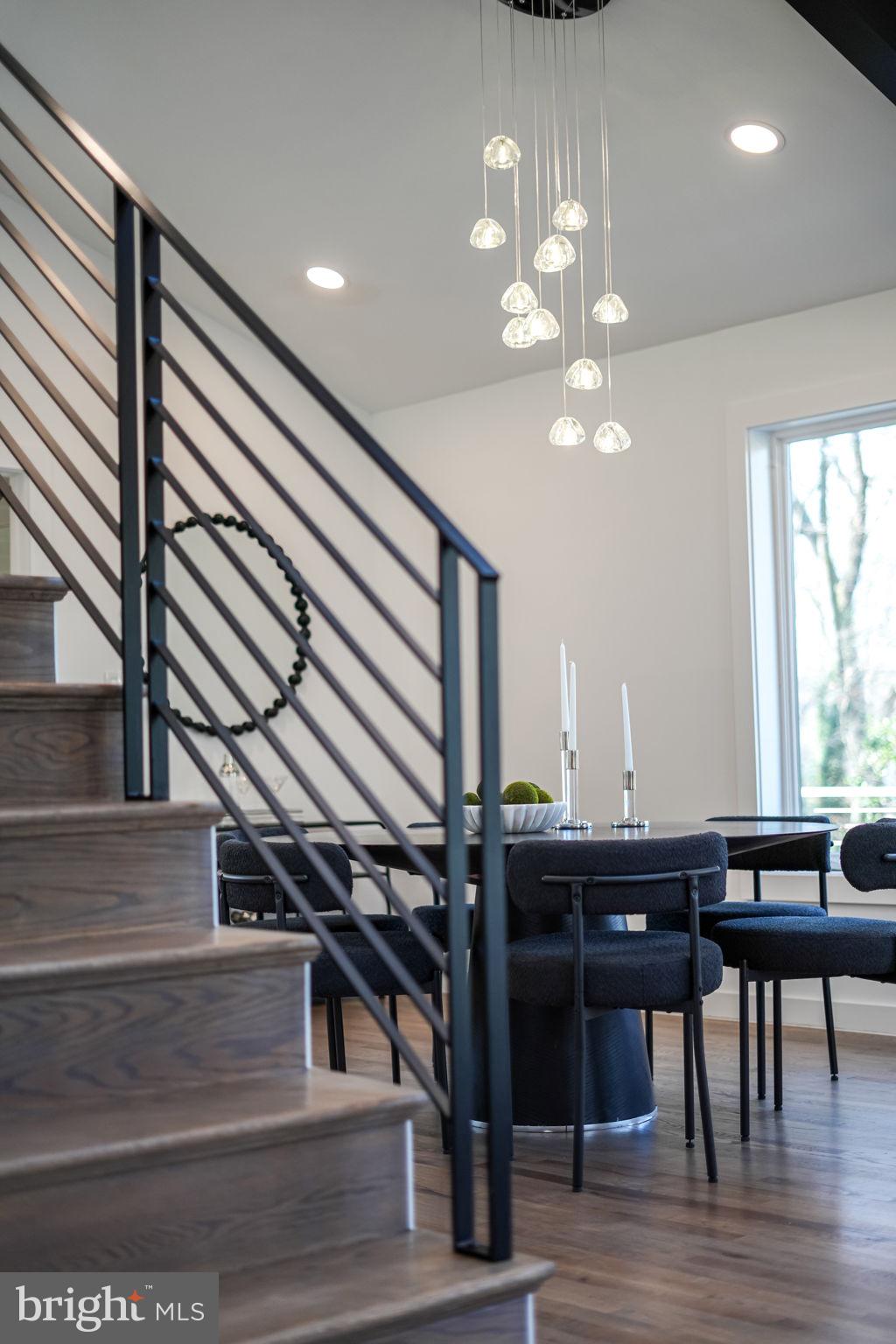 LAKE BARCROFT - Residential