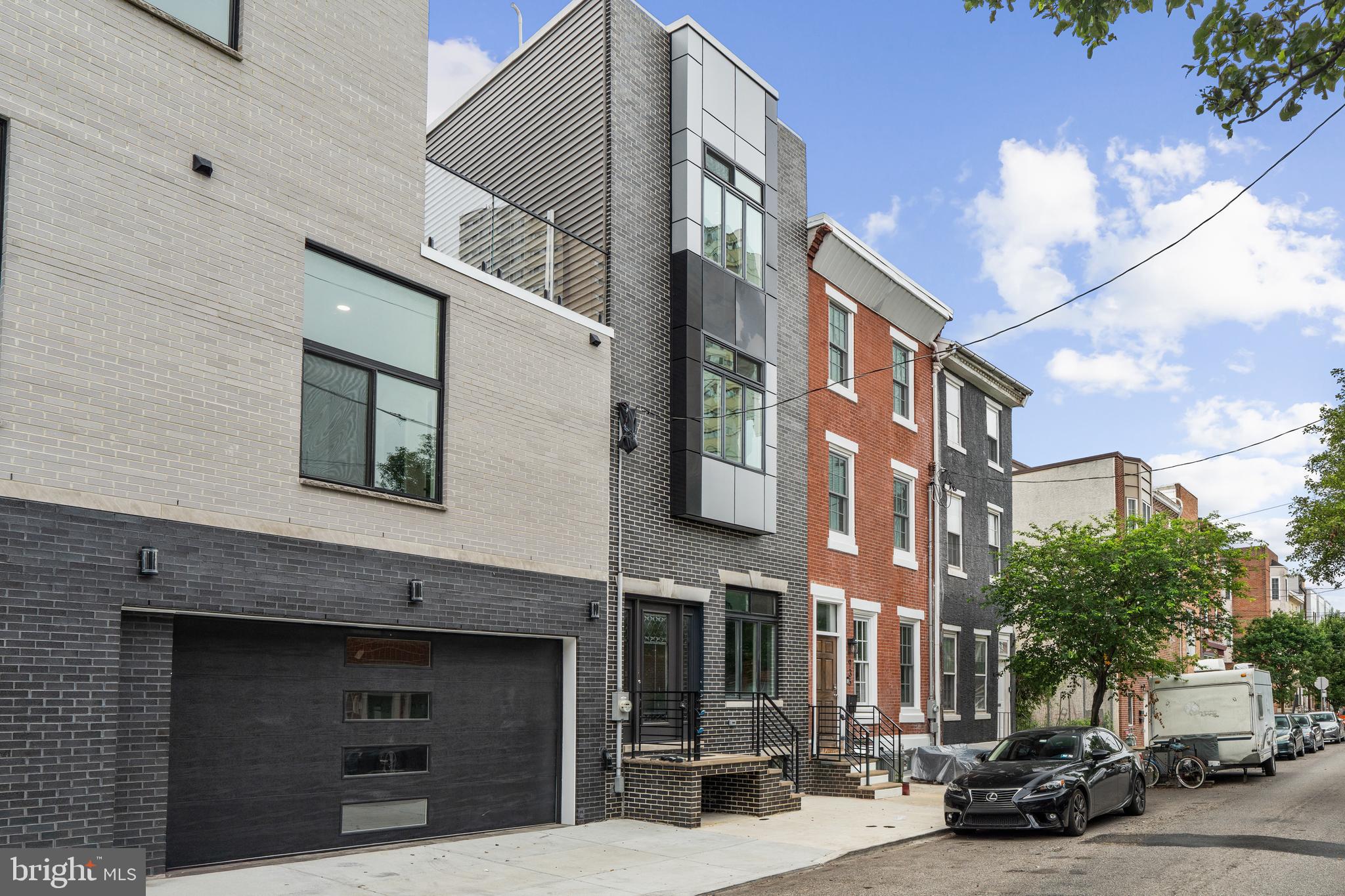 QUEEN VILLAGE - Residential