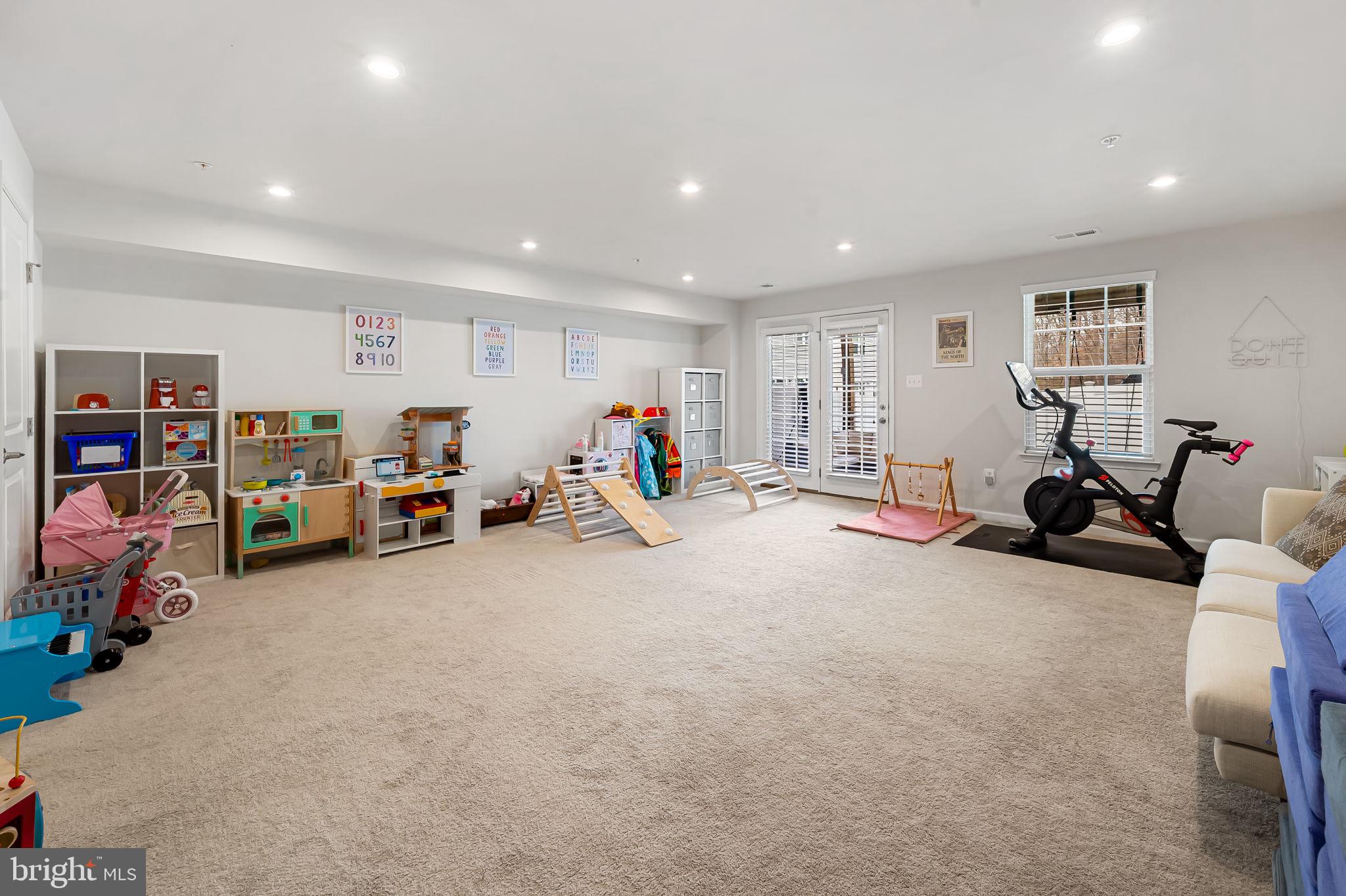 HIGHGATE VILLAGE - Residential