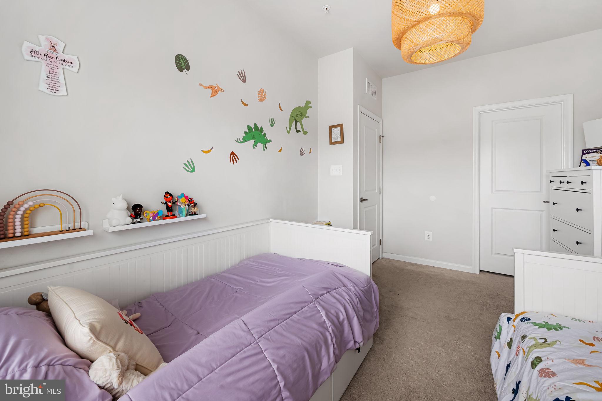 HIGHGATE VILLAGE - Residential