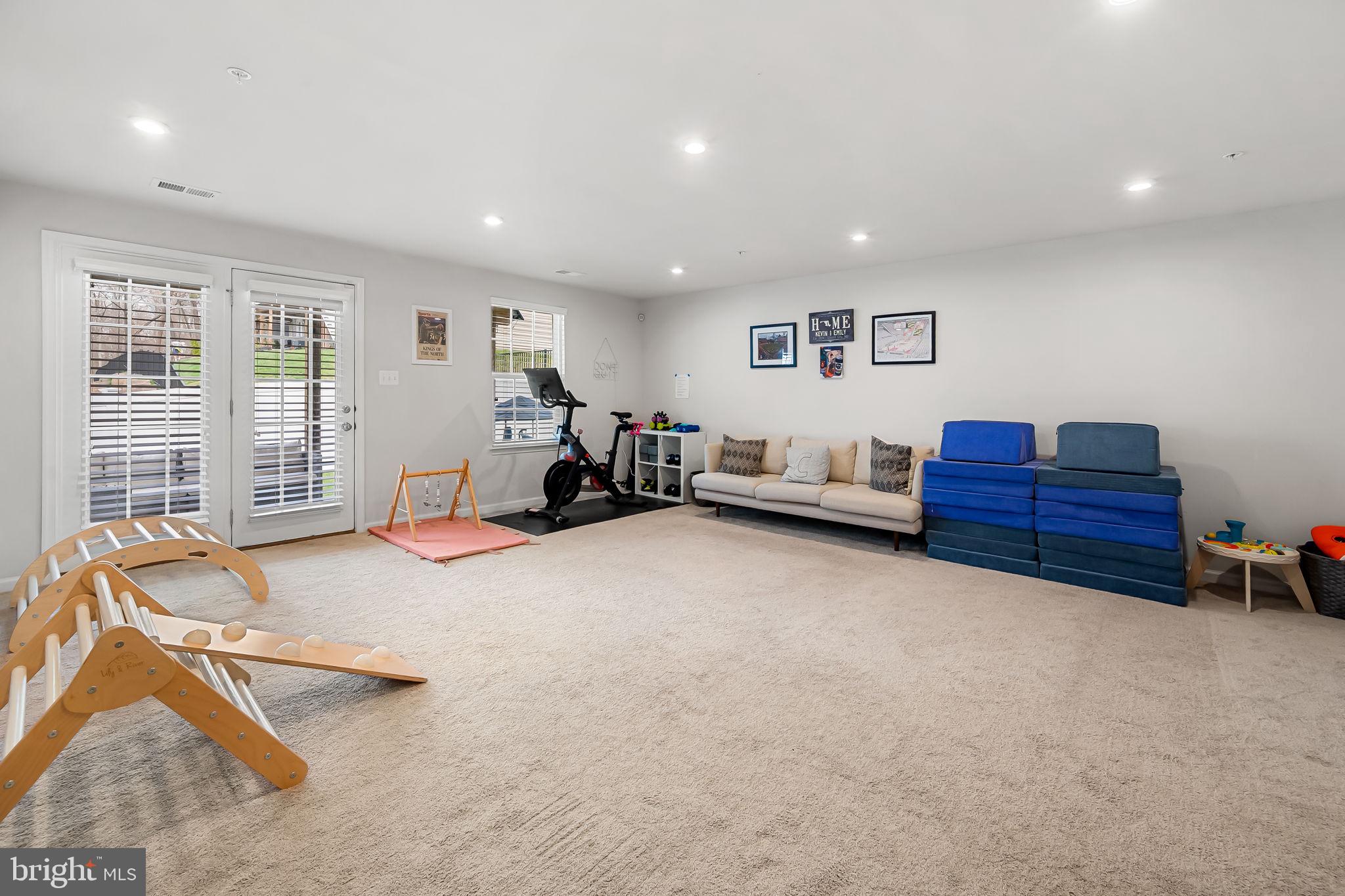 HIGHGATE VILLAGE - Residential