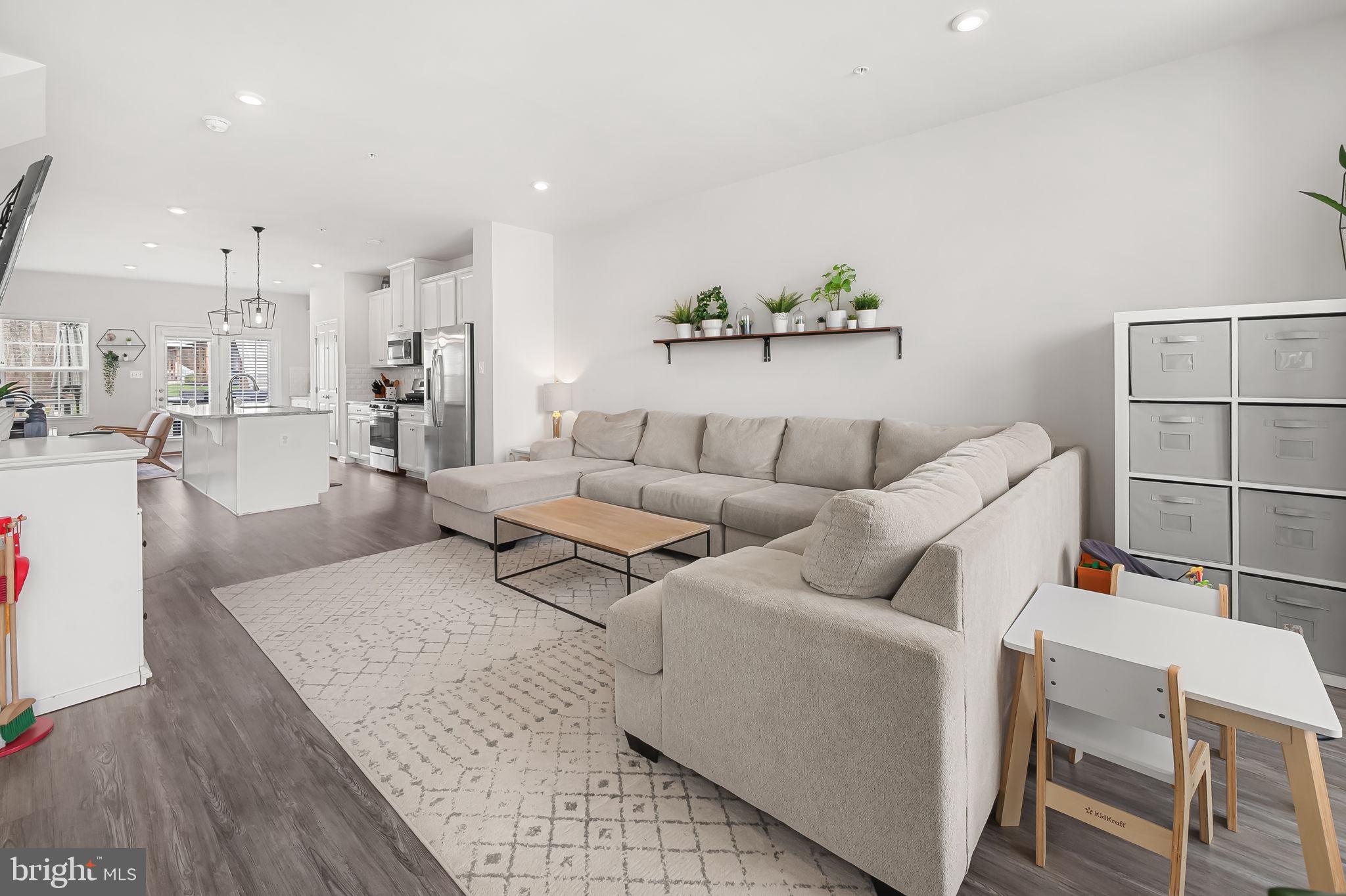 HIGHGATE VILLAGE - Residential