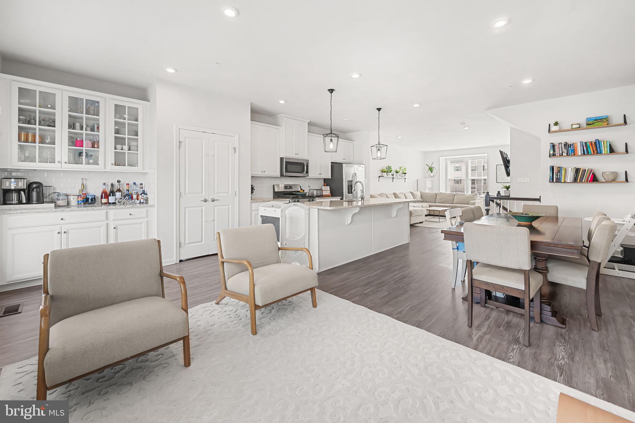 HIGHGATE VILLAGE - Residential