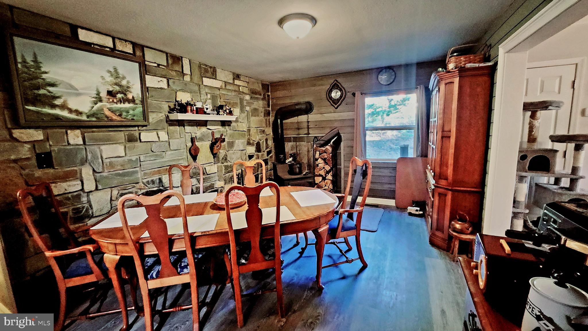 HEDGESVILLE - Residential