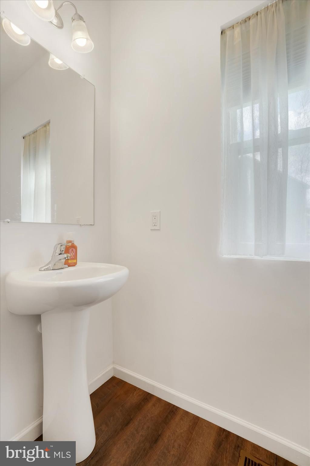 HAMILTON'S OVERLOOK - Residential