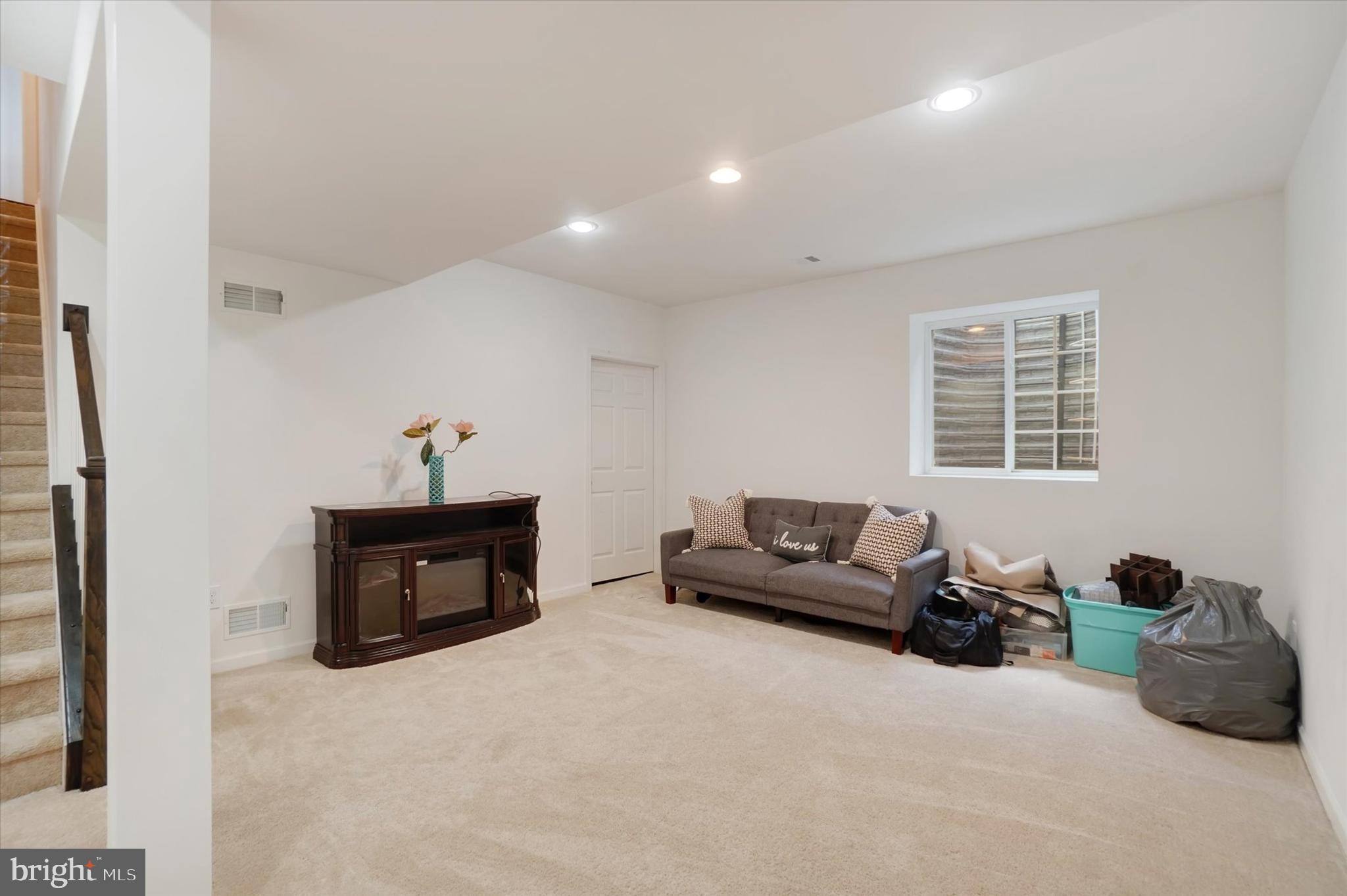 HAMILTON'S OVERLOOK - Residential