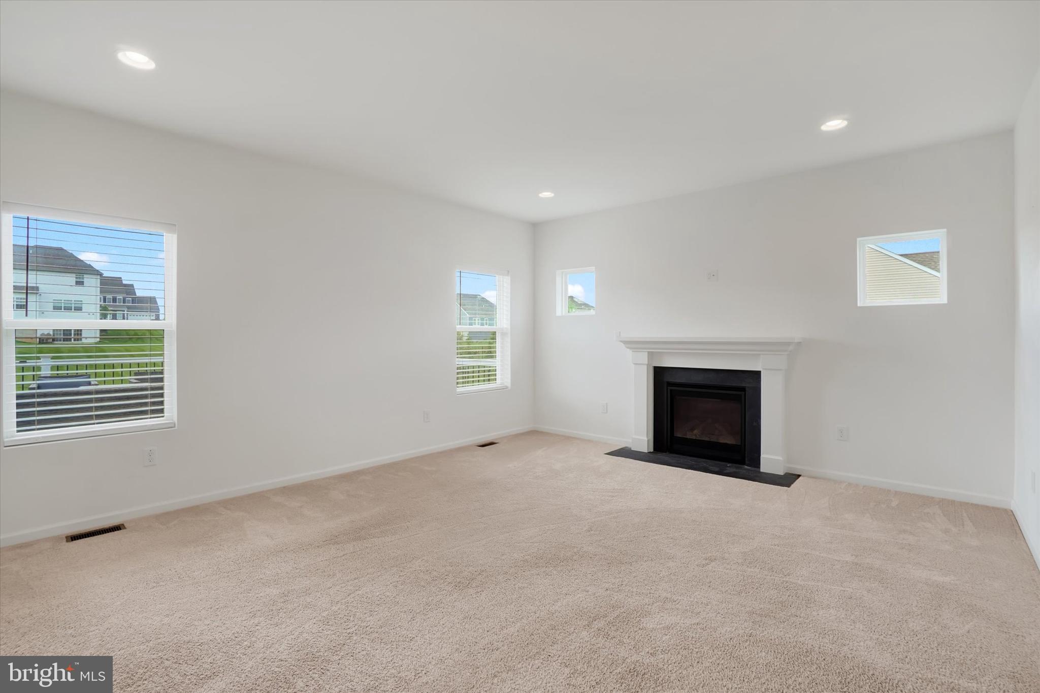 HAMILTON'S OVERLOOK - Residential