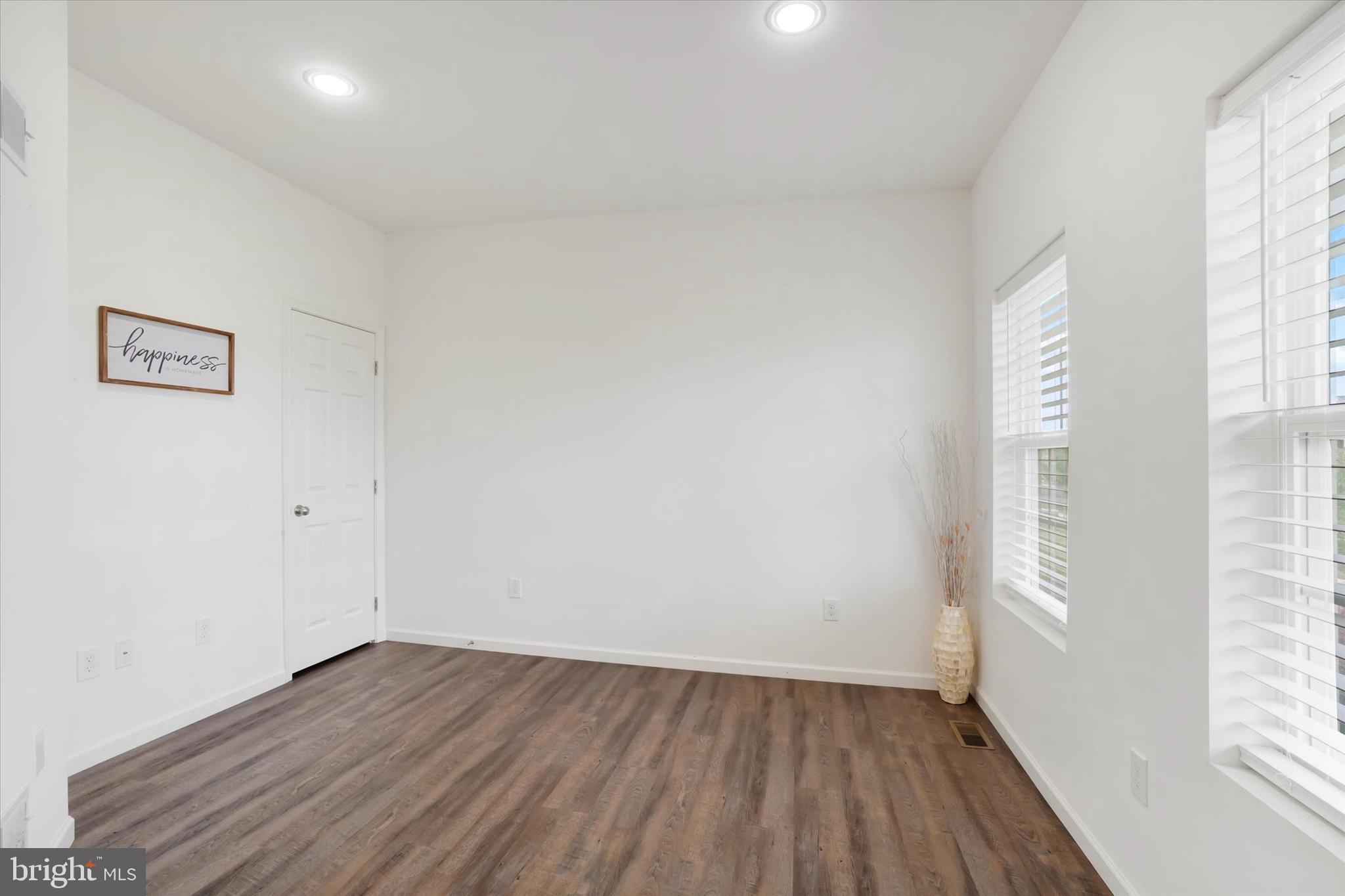 HAMILTON'S OVERLOOK - Residential