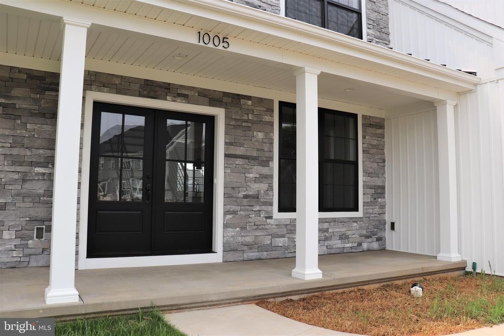 Photo of 1005 STRAFFORD PL #60, LANCASTER, PA 17601 (MLS # PALA2026360)