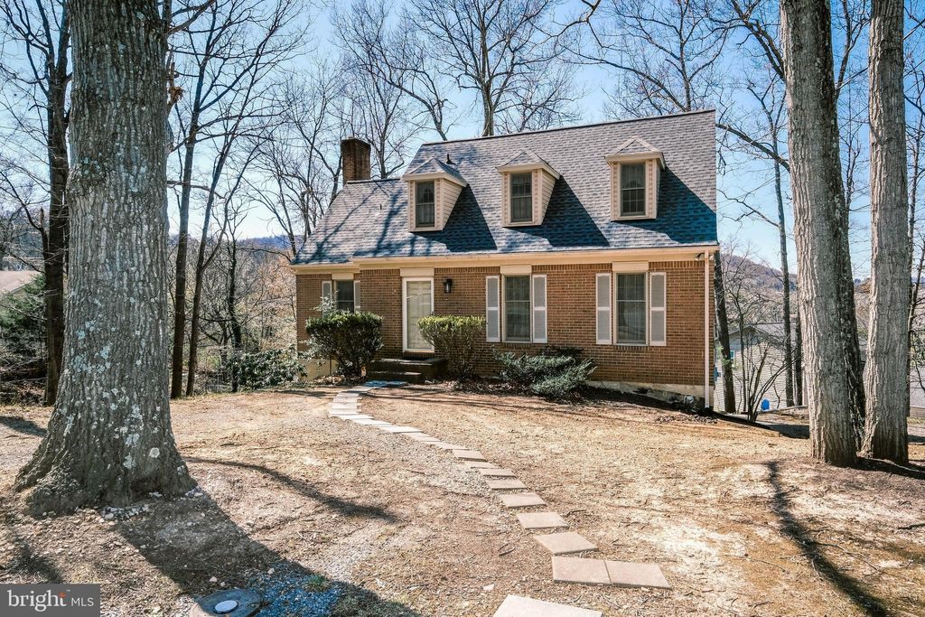 Photo of 107 Richmond Road, FRONT ROYAL, VA 22630 (MLS # VAWR2013826)