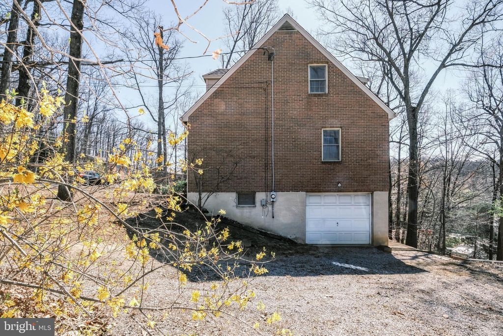 Photo of 107 Richmond Road, FRONT ROYAL, VA 22630 (MLS # VAWR2013826)