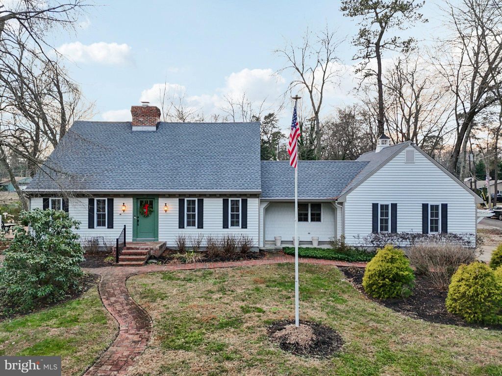 Photo of 105 Algonquin Trail, MEDFORD LAKES, NJ 08055 (MLS # NJBL2102098)