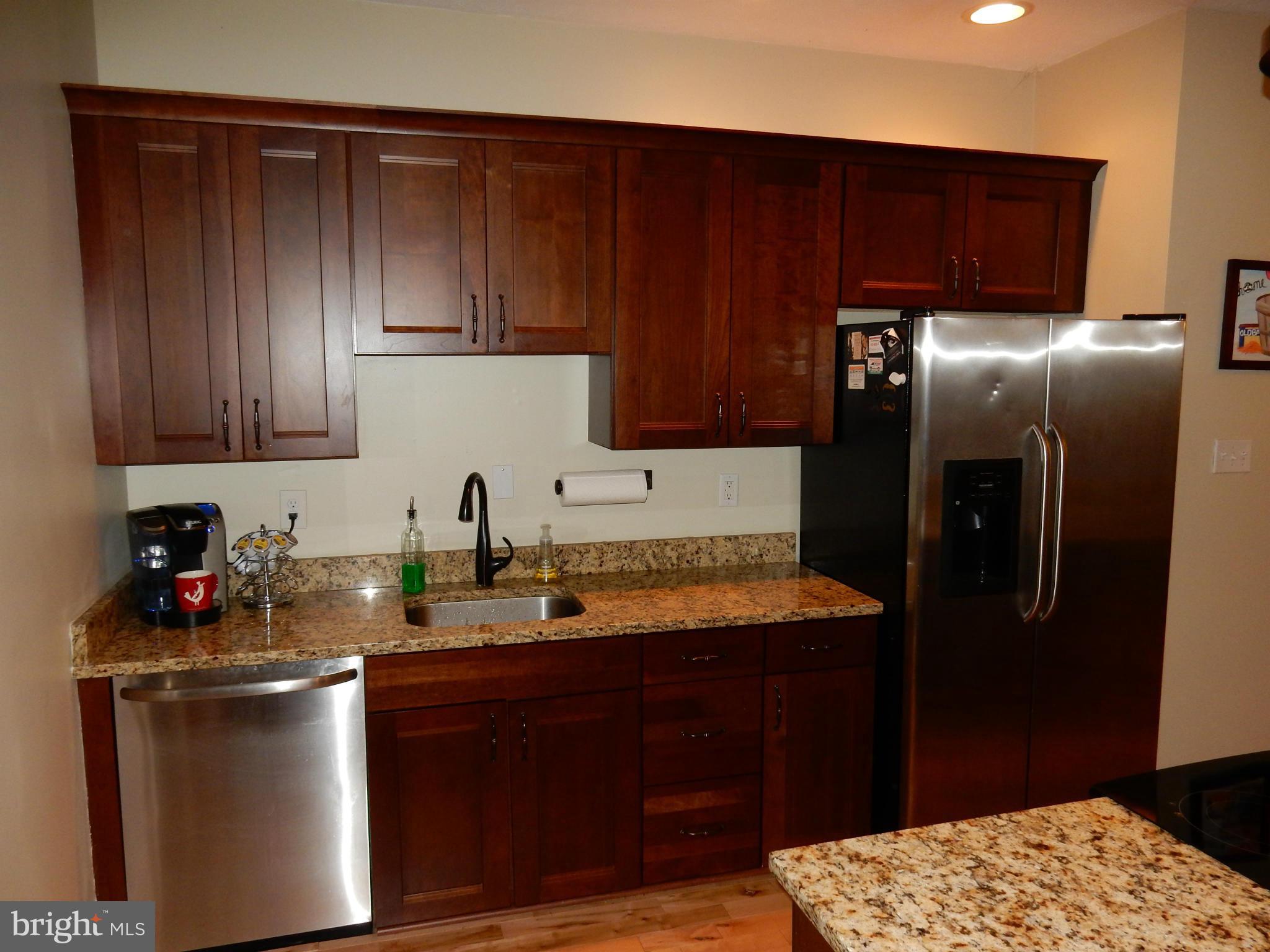 LAKE SHORE - Residential