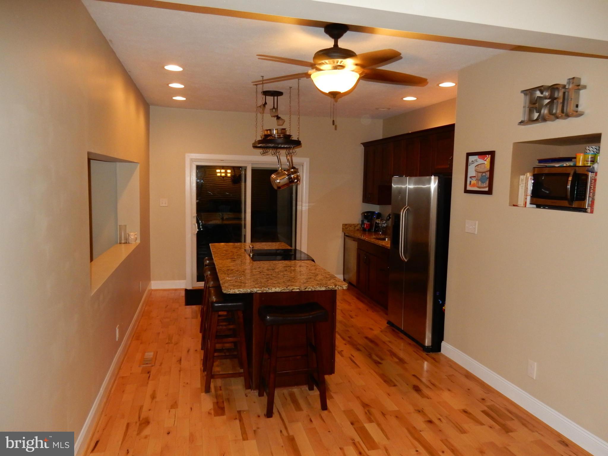 LAKE SHORE - Residential