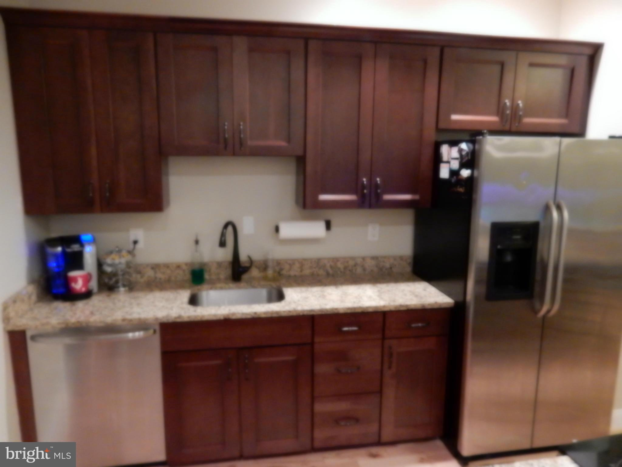 LAKE SHORE - Residential