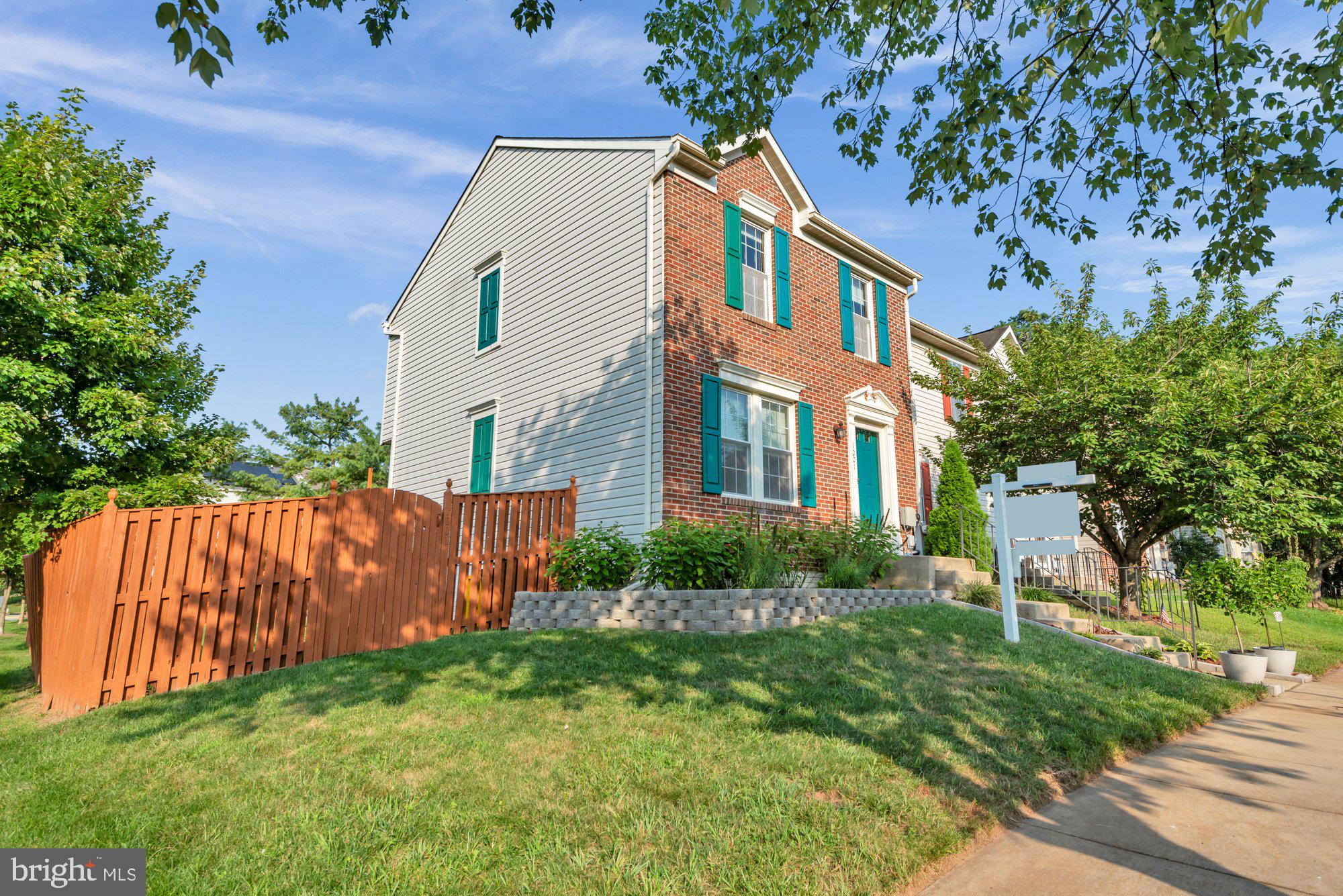 1001 CHESTNUT MOSS COURT