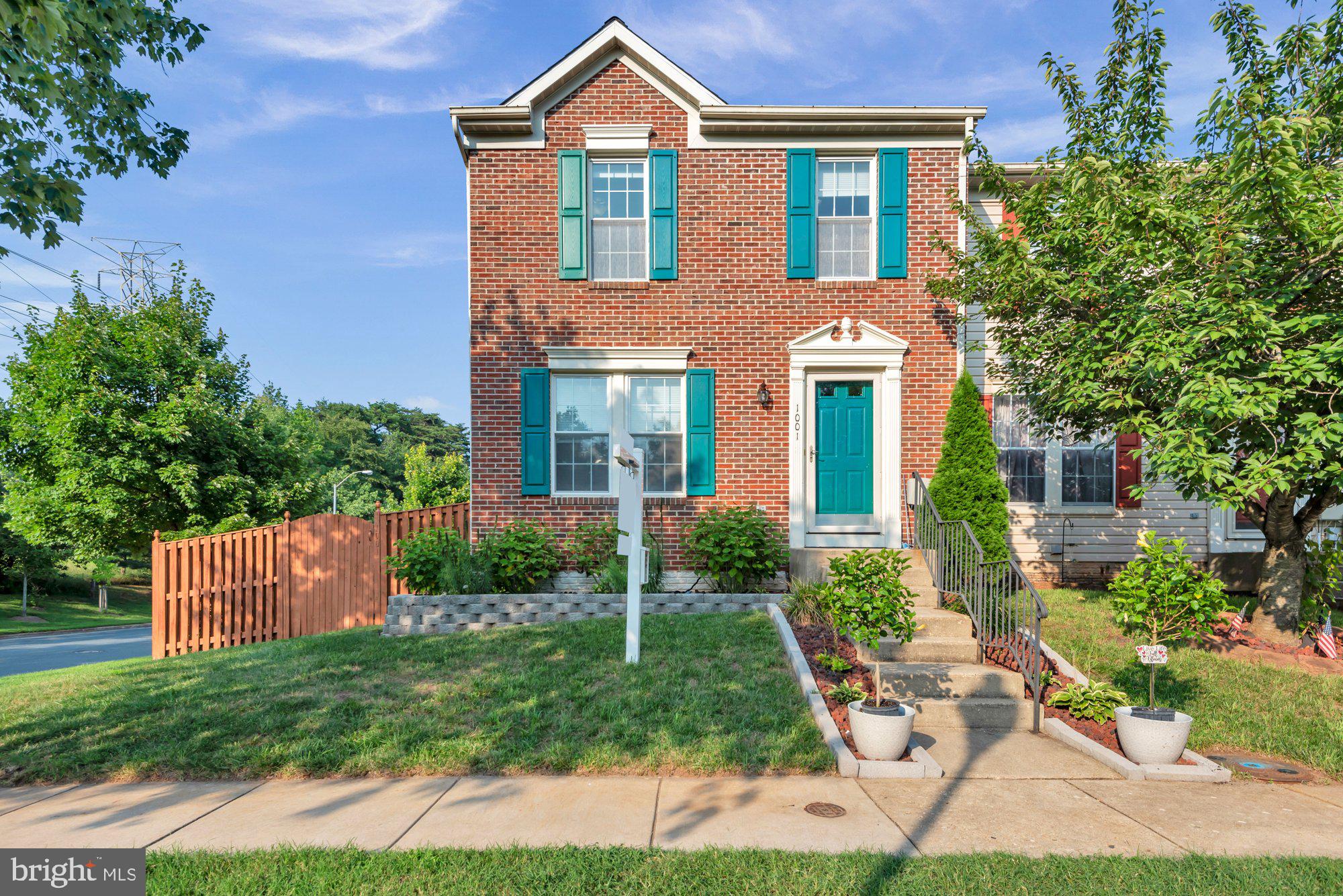 1001 CHESTNUT MOSS COURT