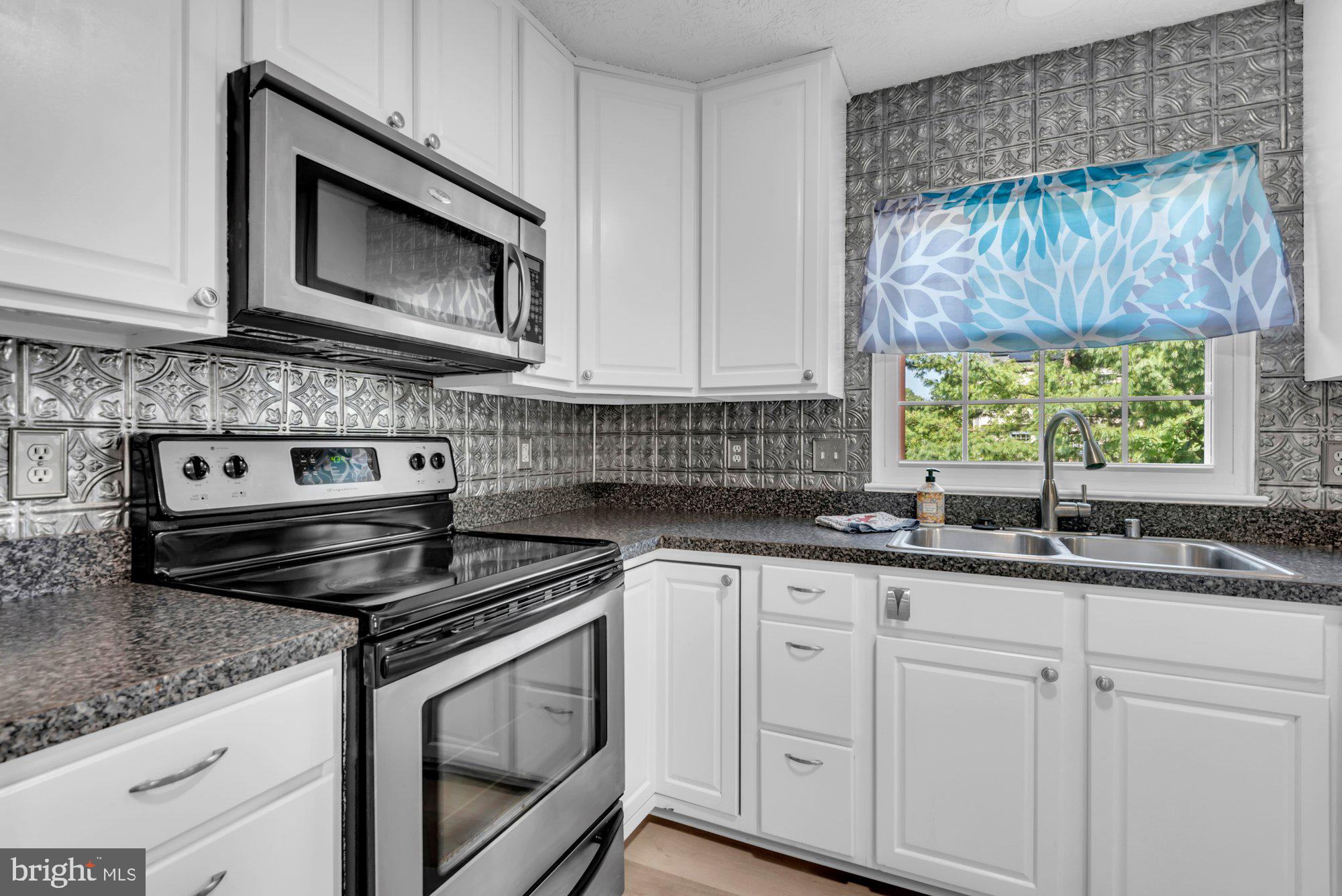 1001 CHESTNUT MOSS COURT