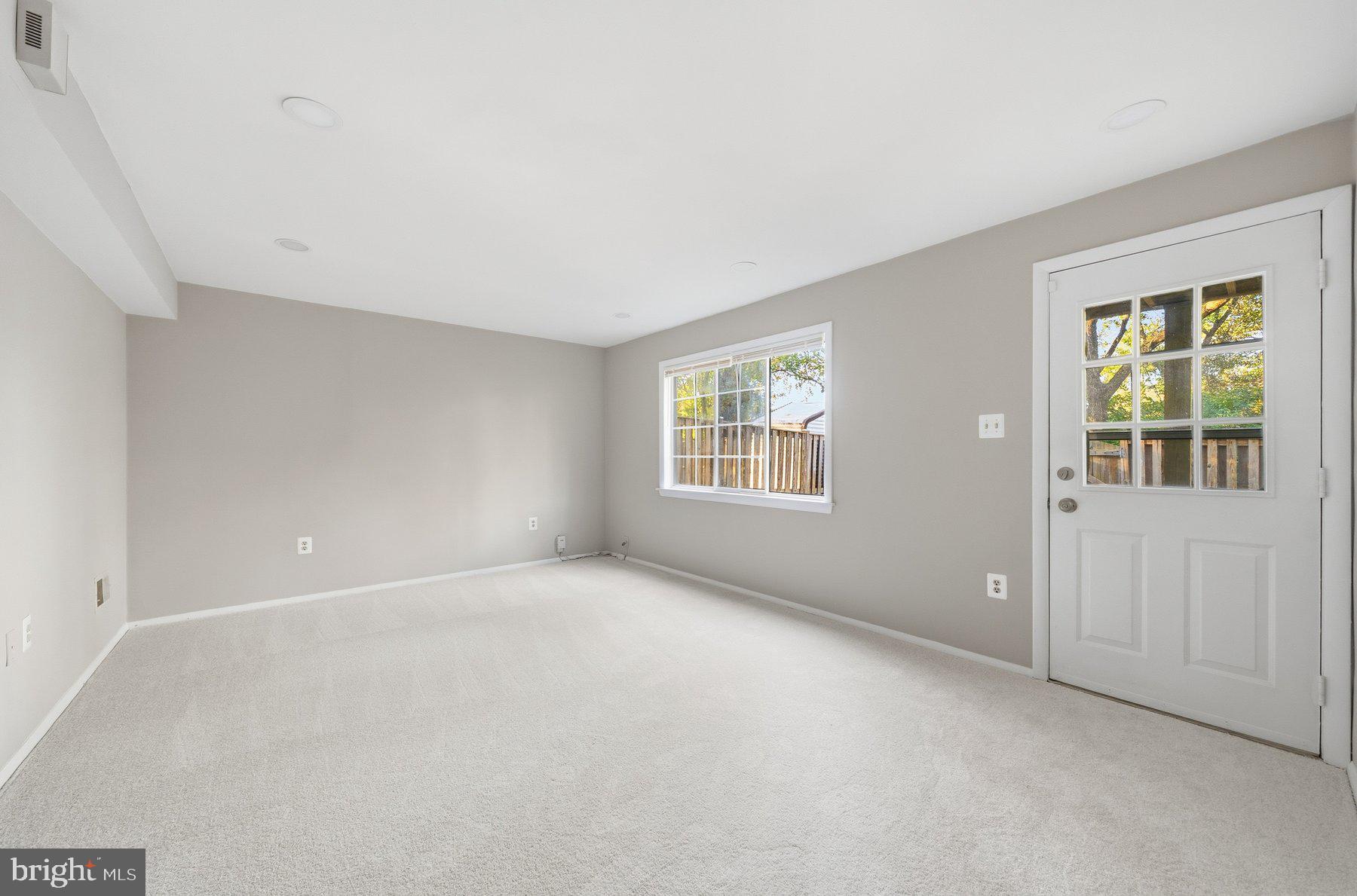 GREAT OAK SQUARE - Residential