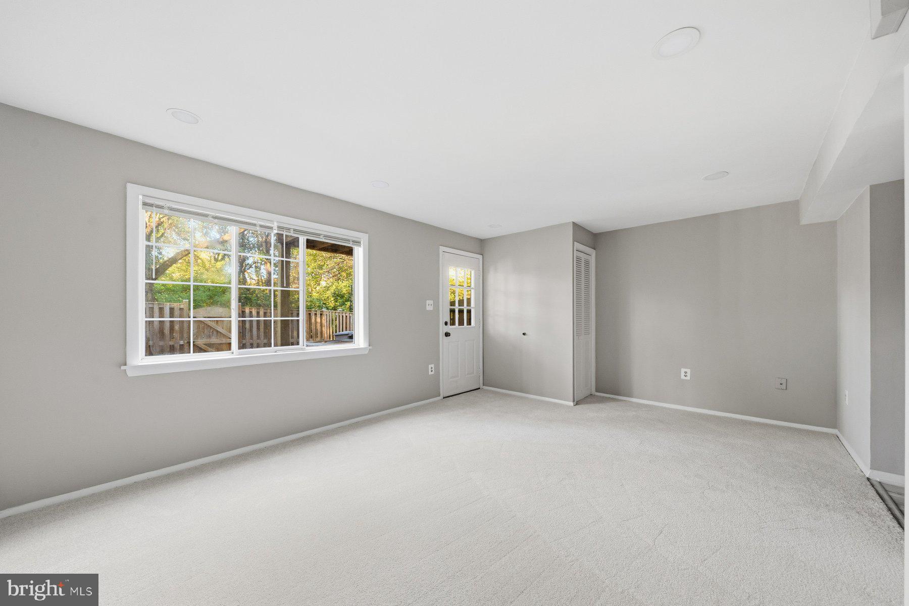 GREAT OAK SQUARE - Residential