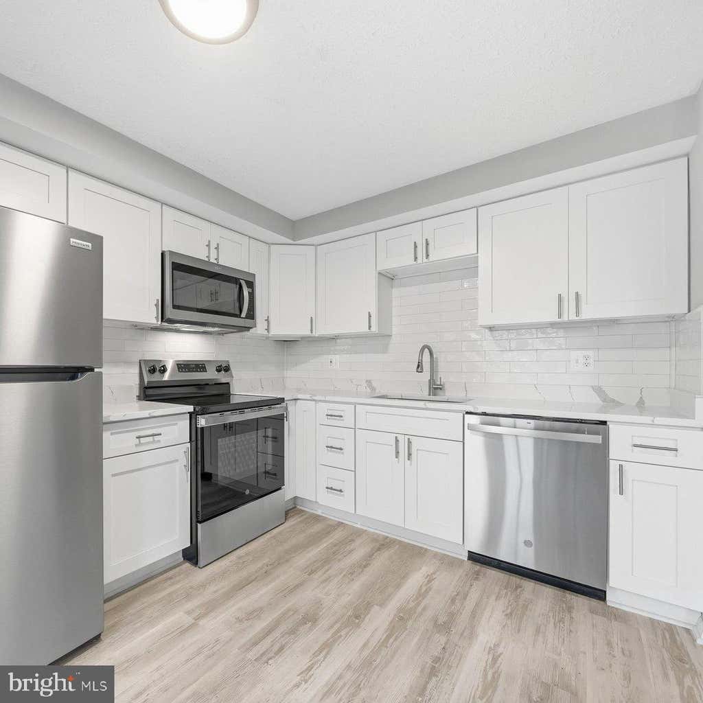 Photo of 2838 Raymond Court, FALLS CHURCH, VA 22042 (MLS # VAFX2277984)