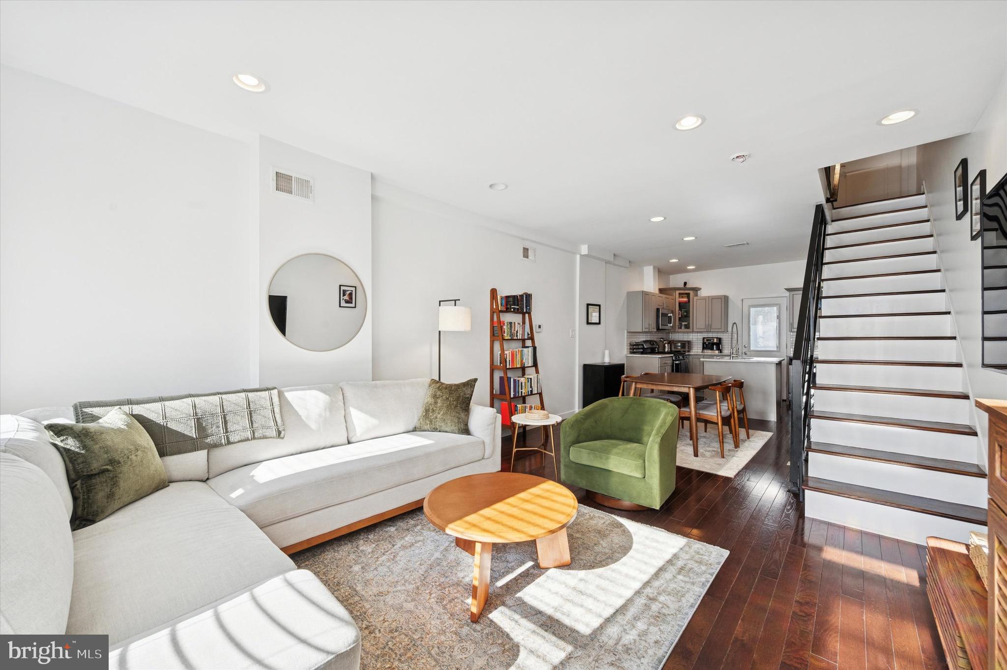 POINT BREEZE - Residential