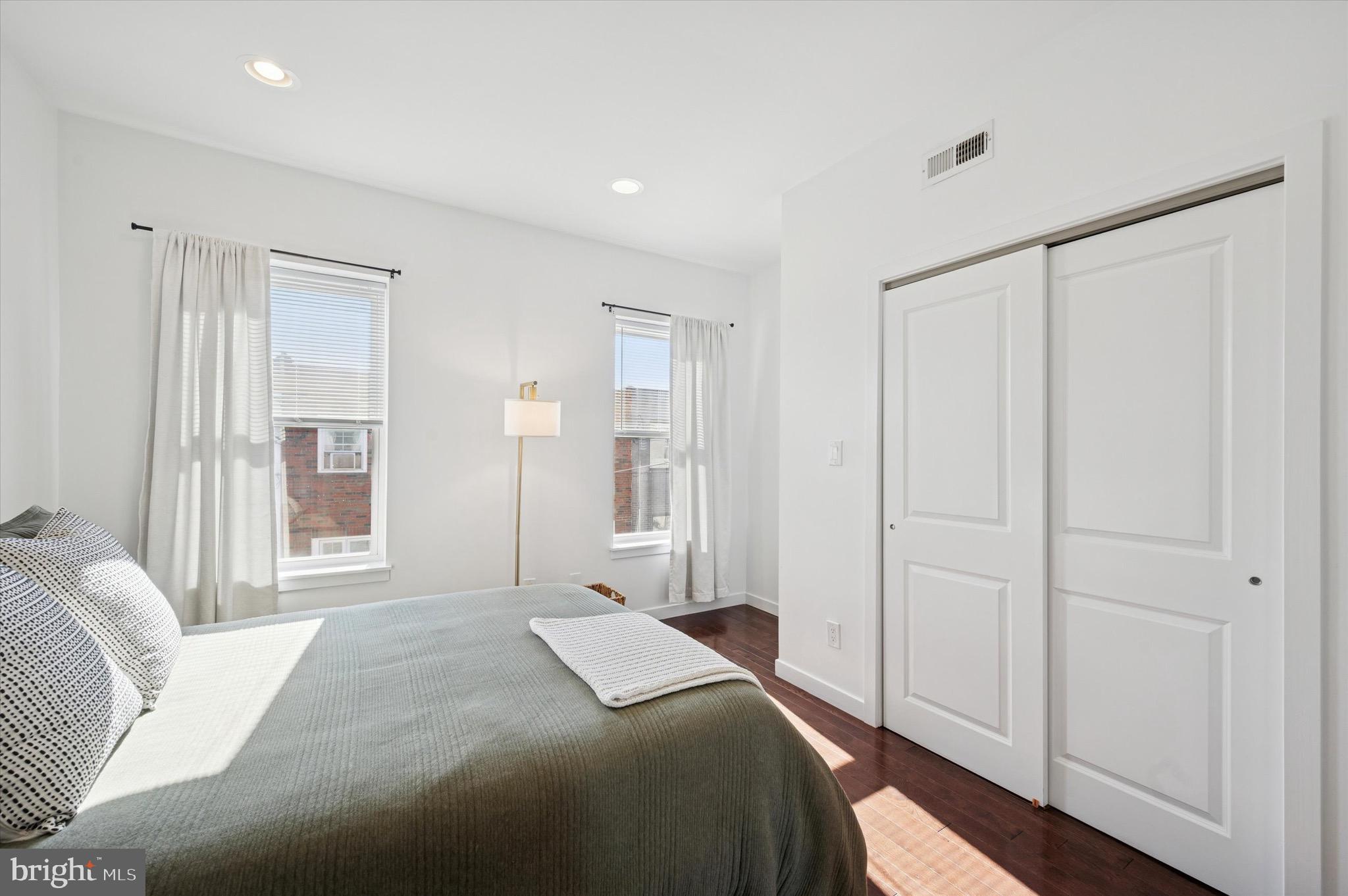 POINT BREEZE - Residential