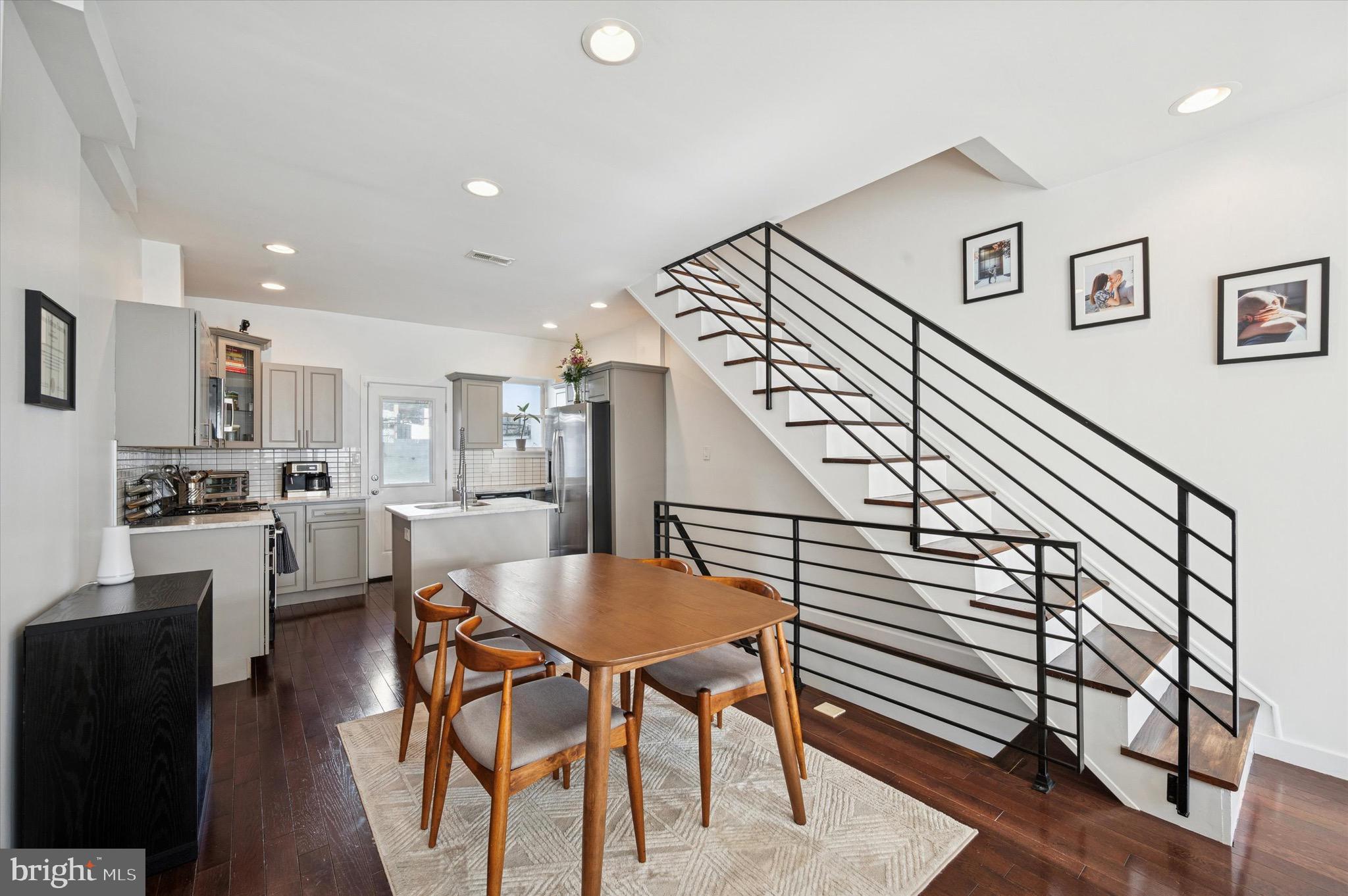 POINT BREEZE - Residential