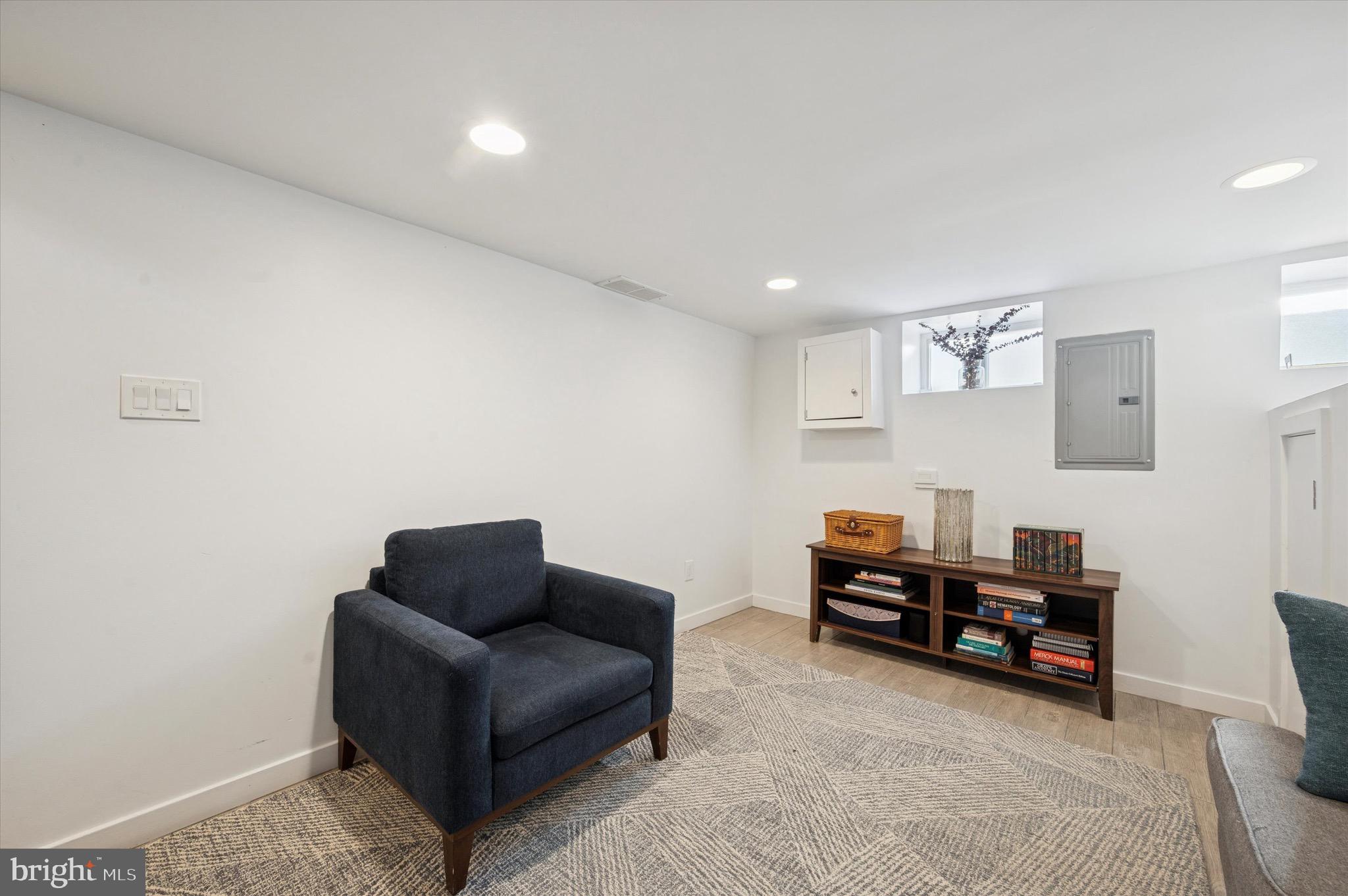 POINT BREEZE - Residential