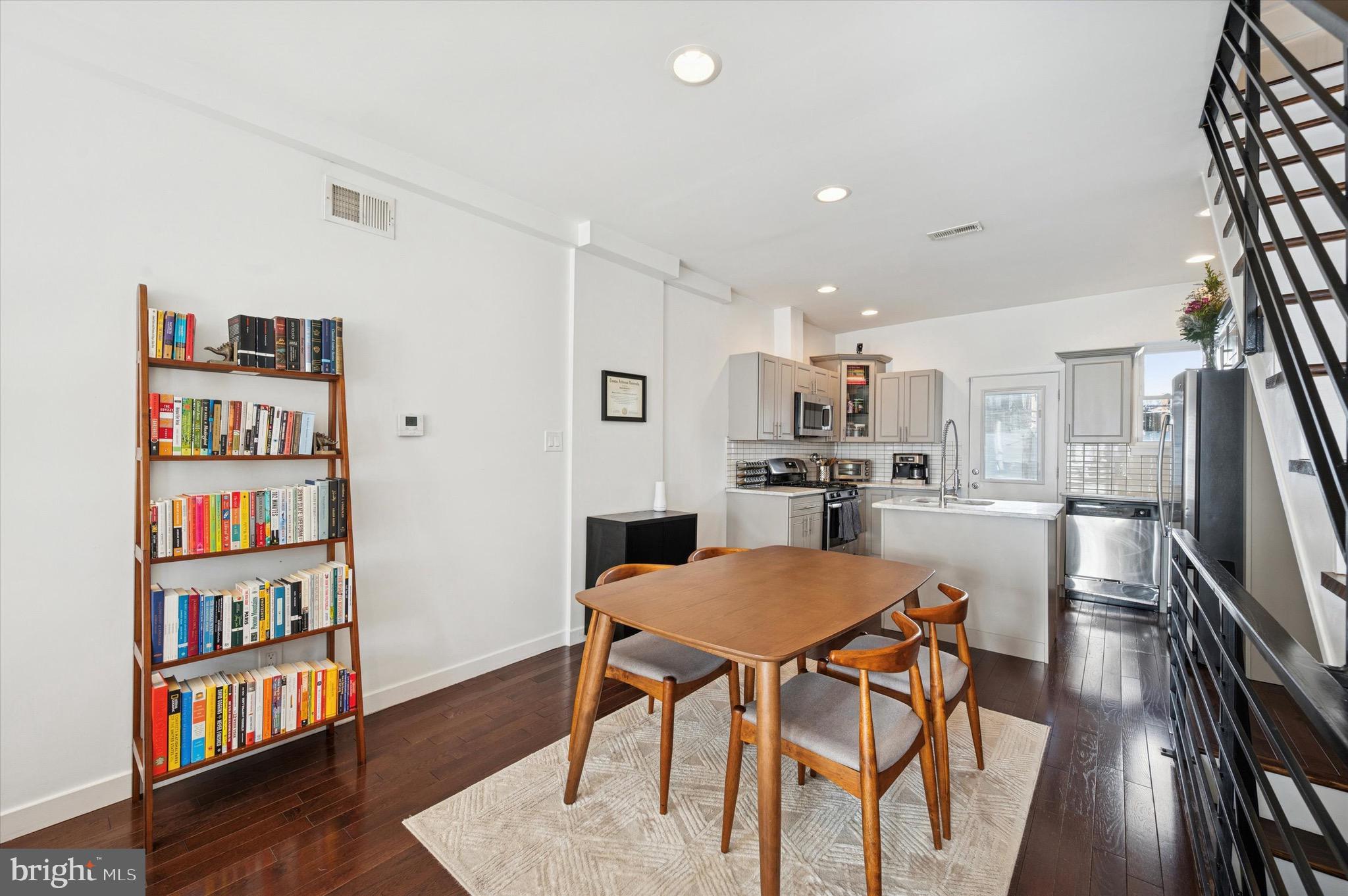 POINT BREEZE - Residential