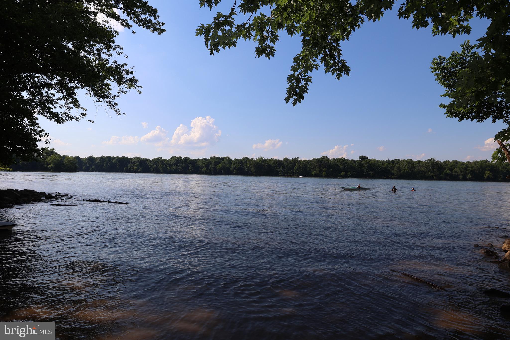 POTOMAC LAKES - Residential