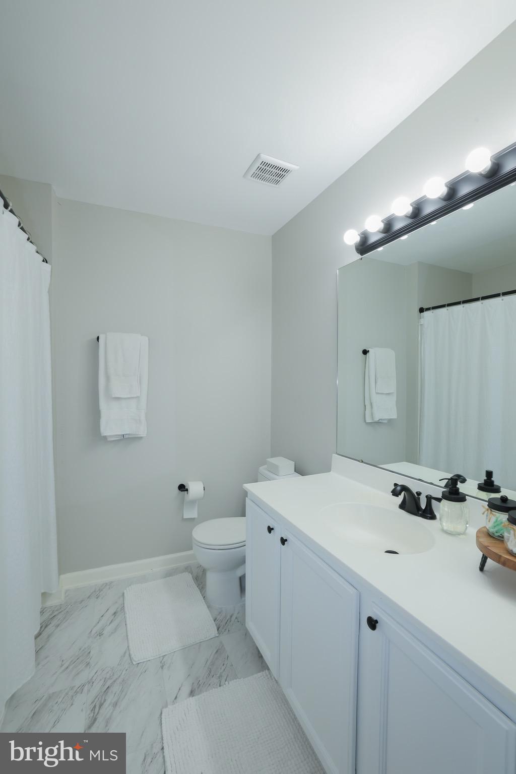 POTOMAC LAKES - Residential