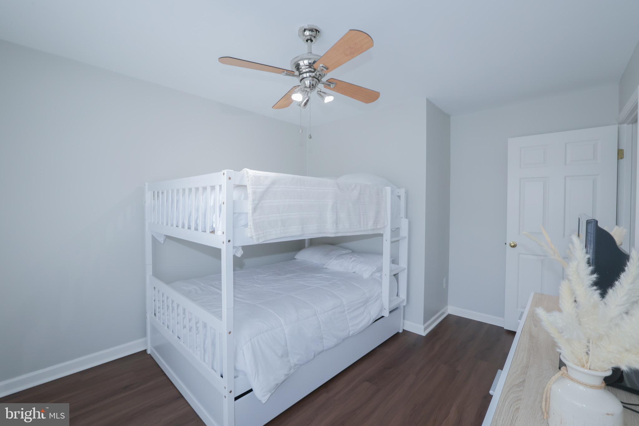 POTOMAC LAKES - Residential