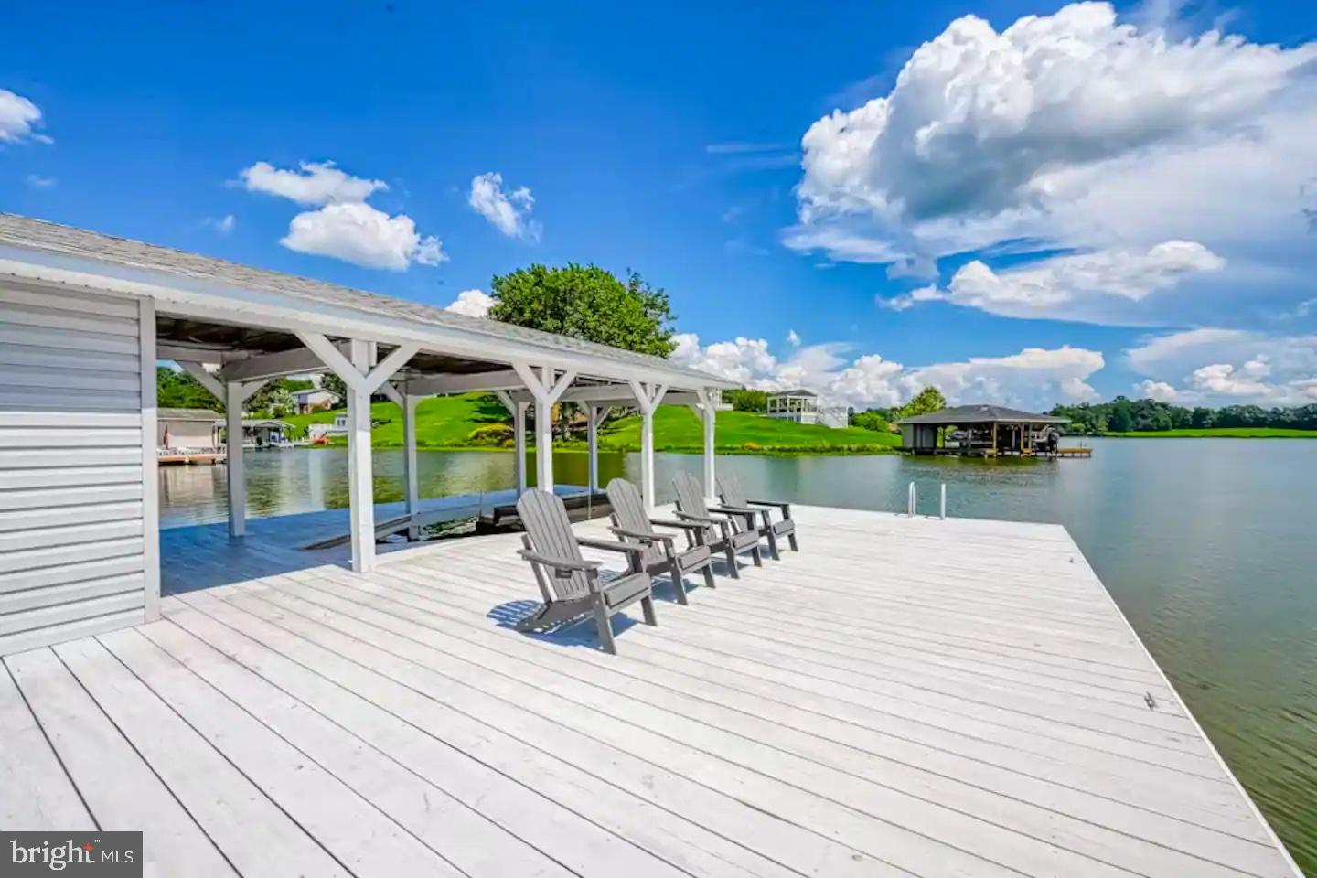5805 CRESCENT POINT DRIVE