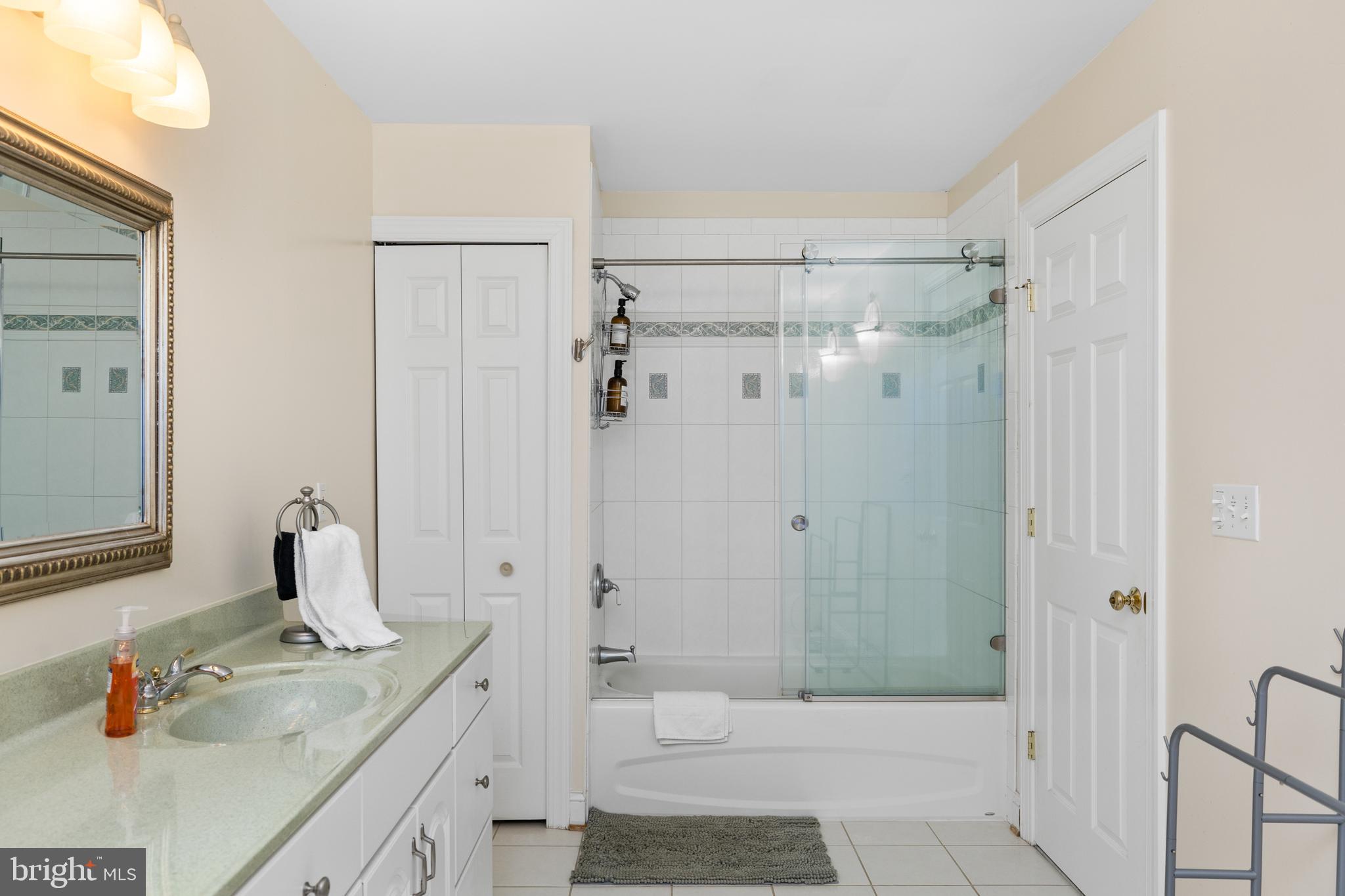 TWIN OAKS - Residential