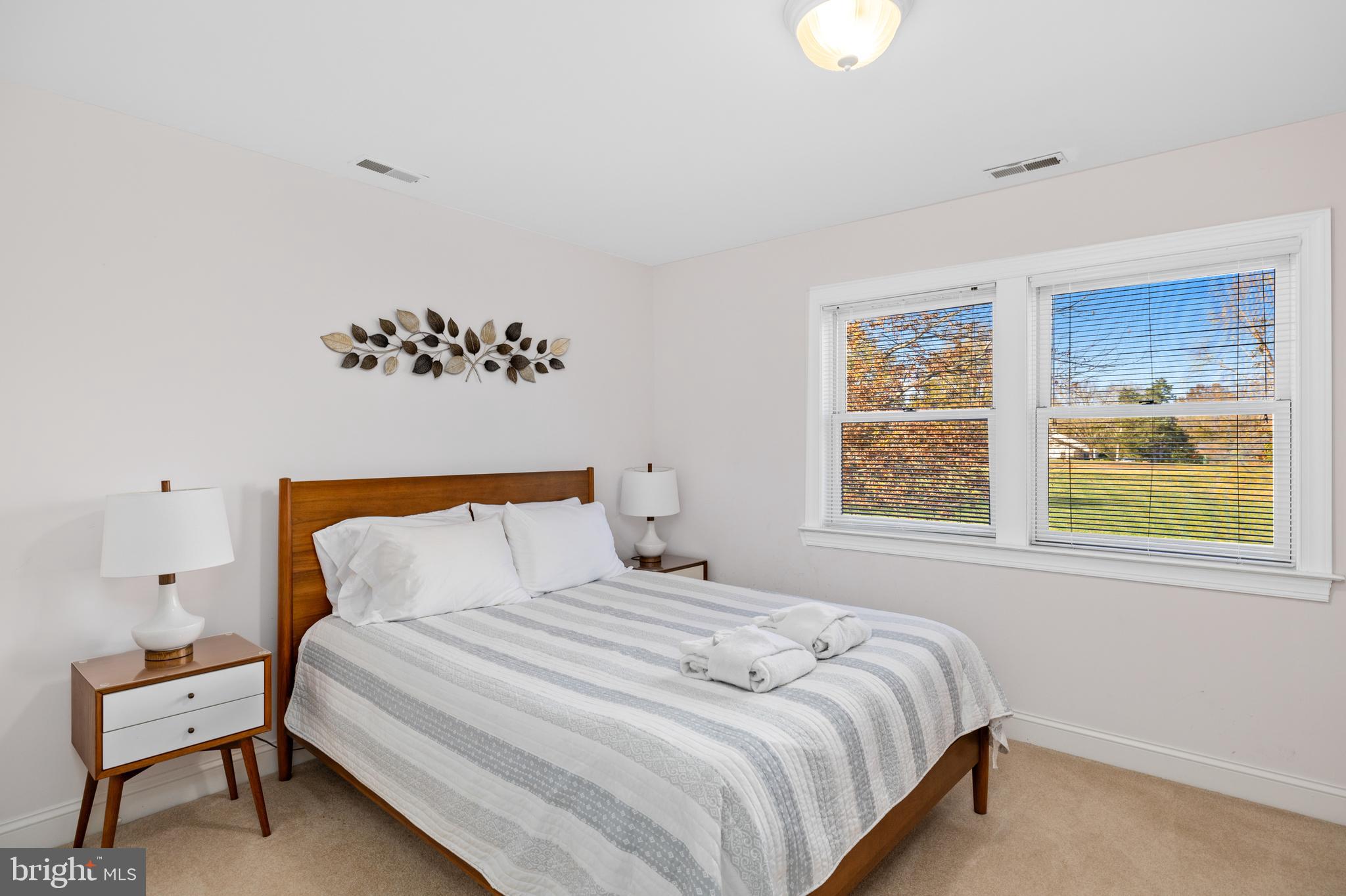 TWIN OAKS - Residential