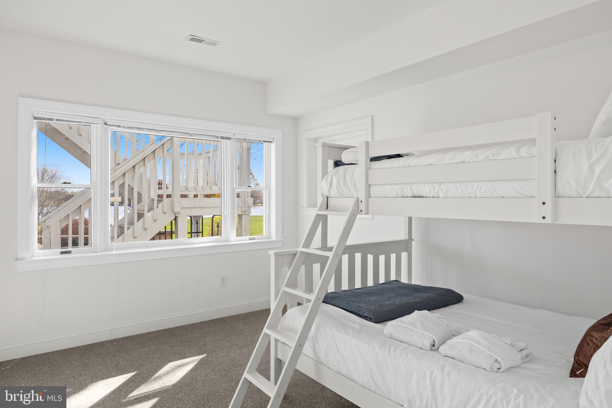 TWIN OAKS - Residential