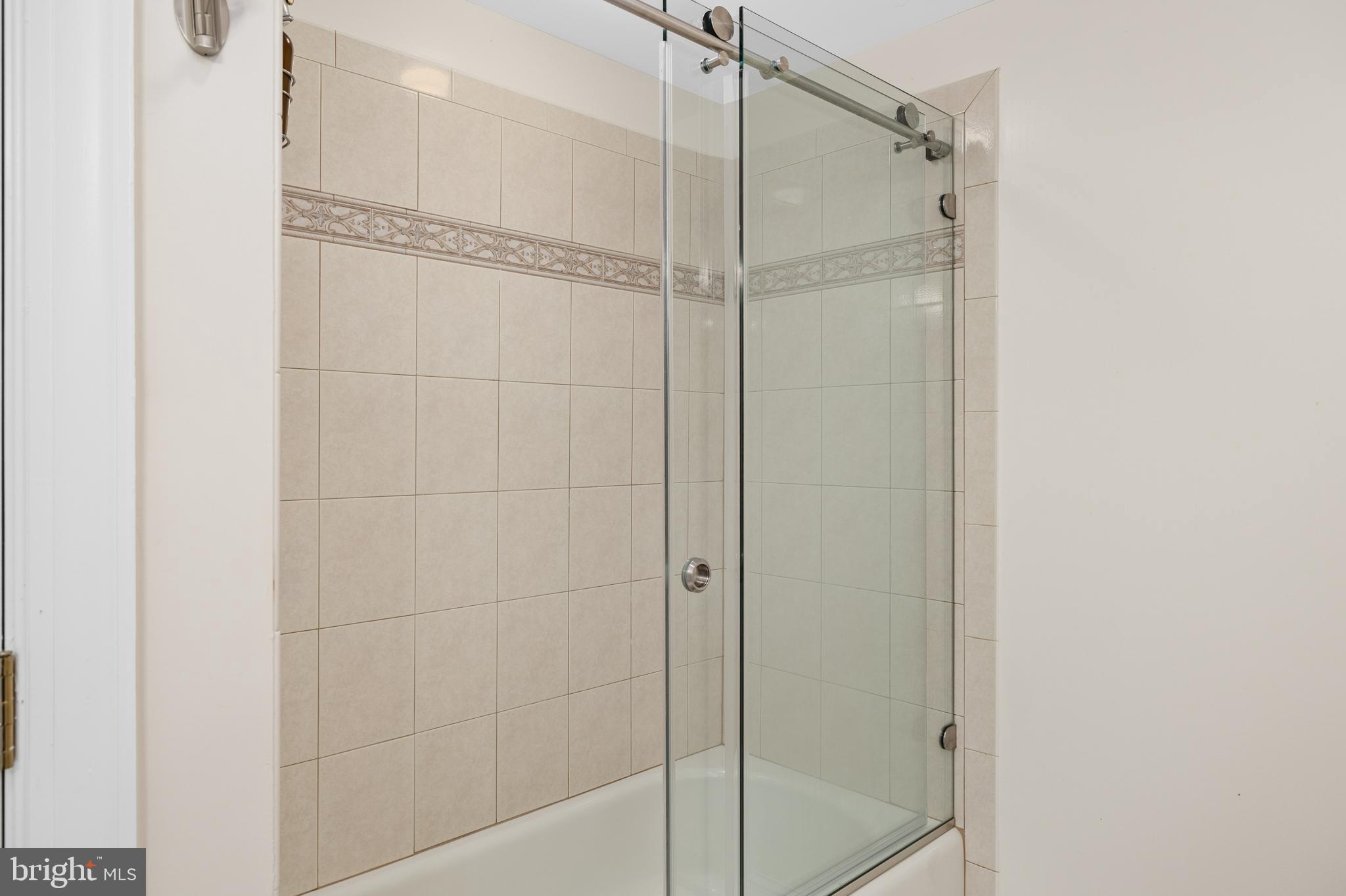 TWIN OAKS - Residential